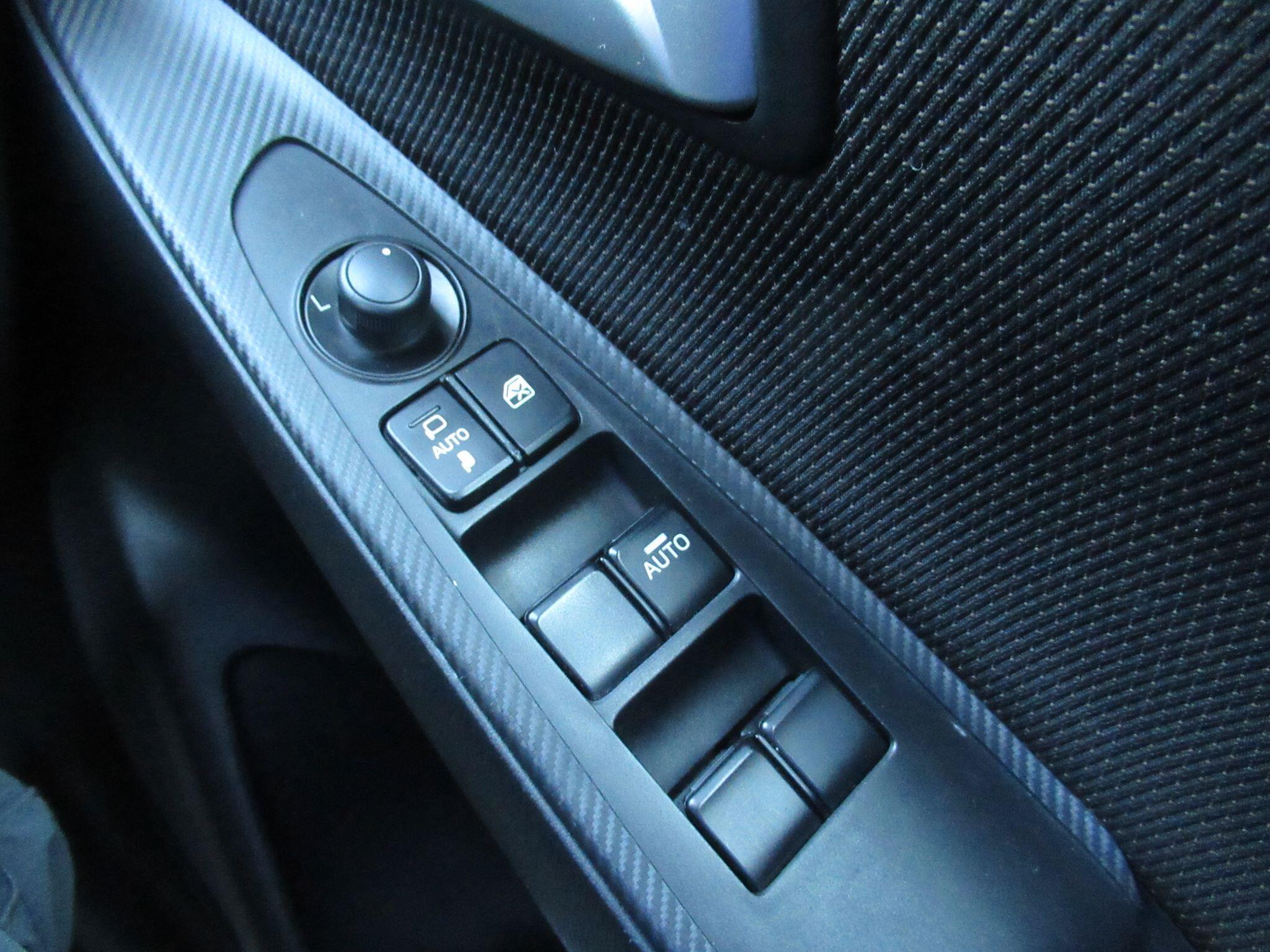 Mazda MAZDA2 - Image 28