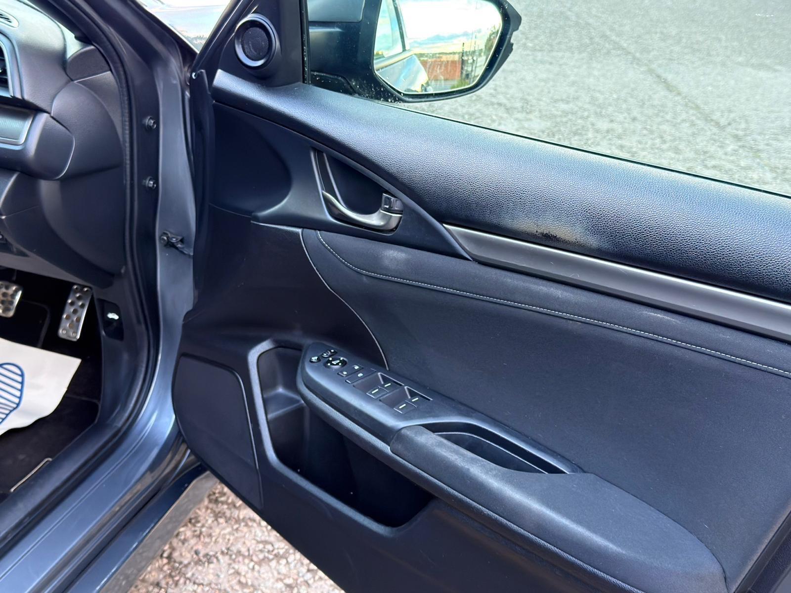 Honda Civic - Image 33