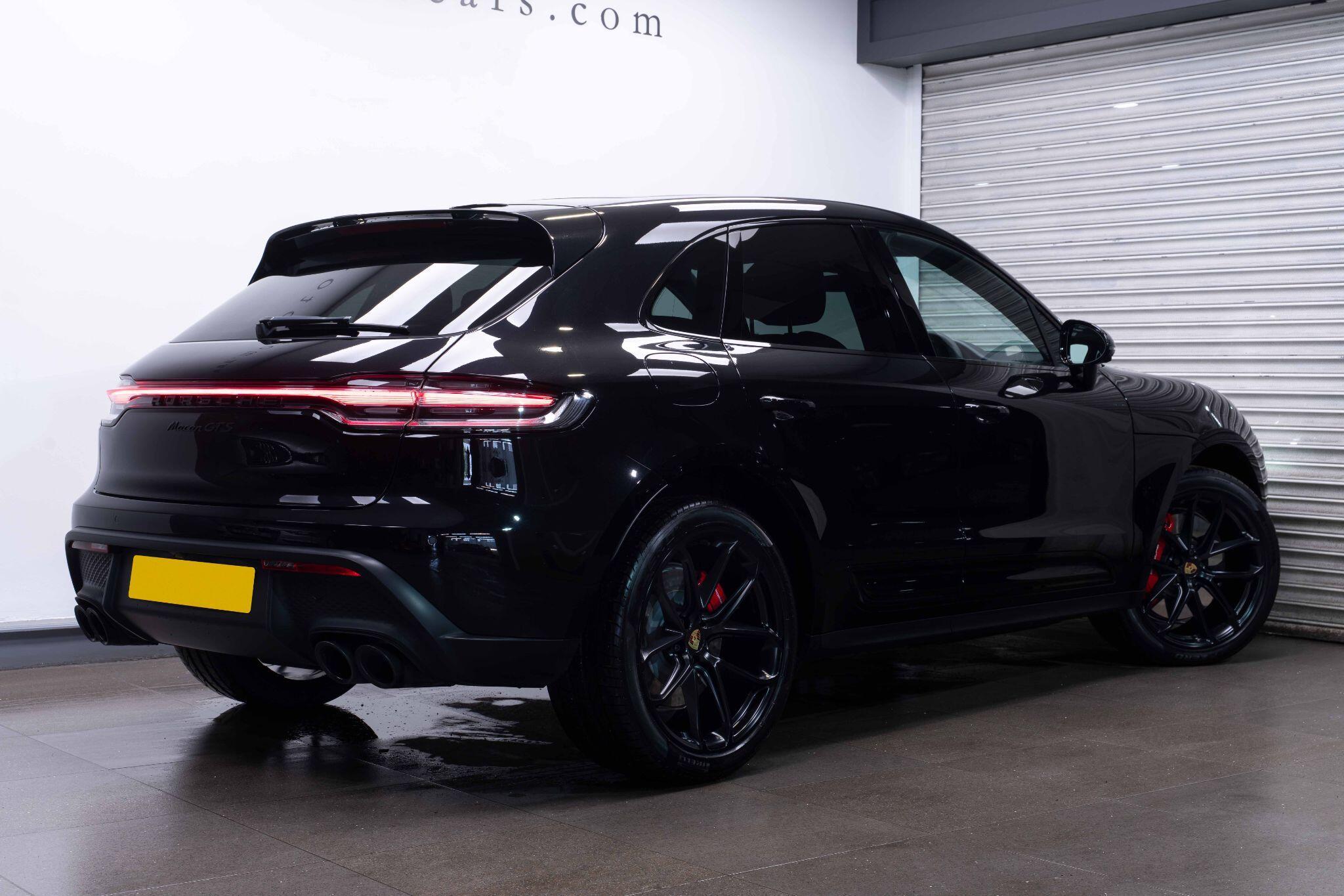 Porsche Macan - Image 2