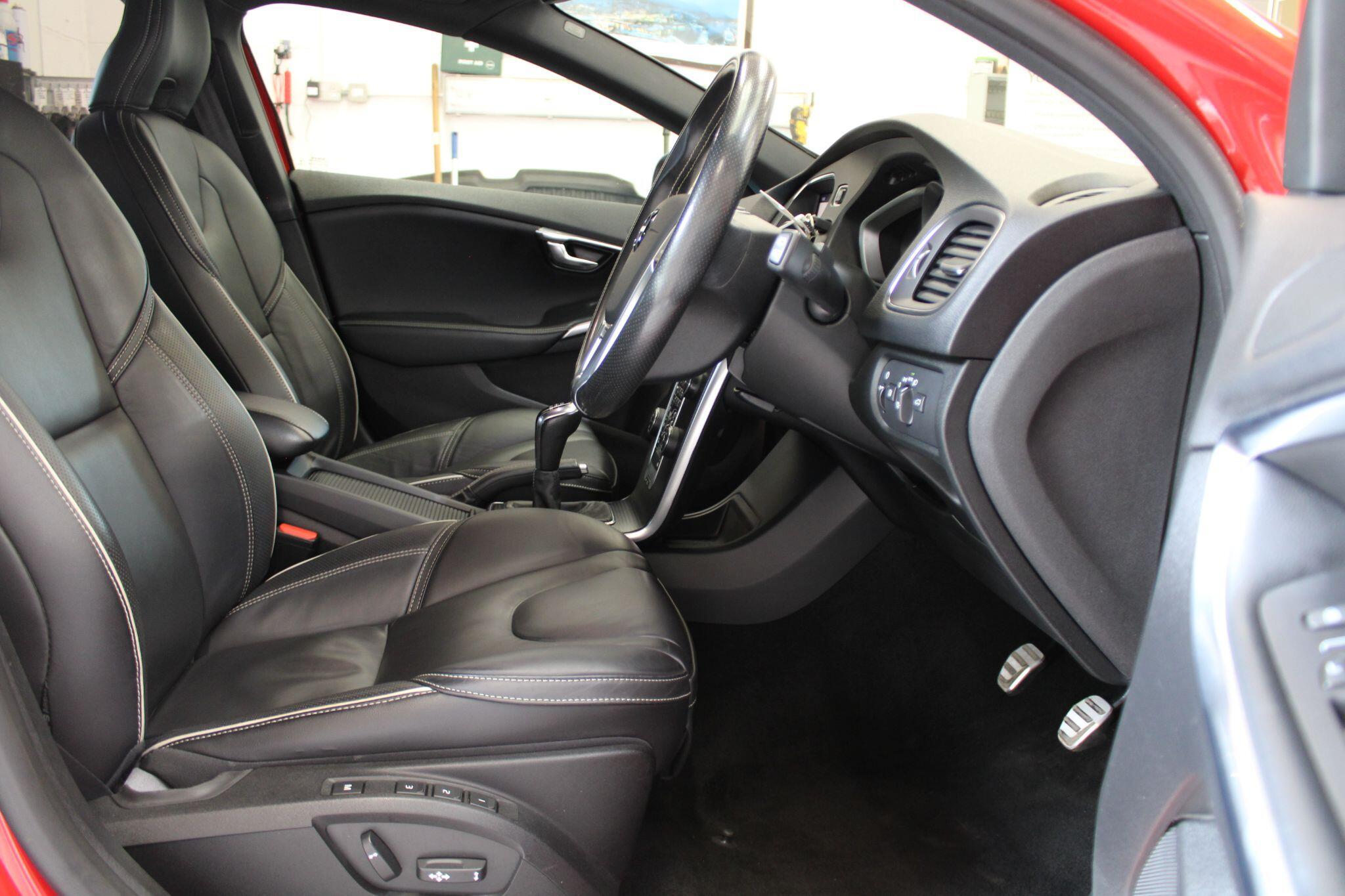 Volvo V40 - Image 48