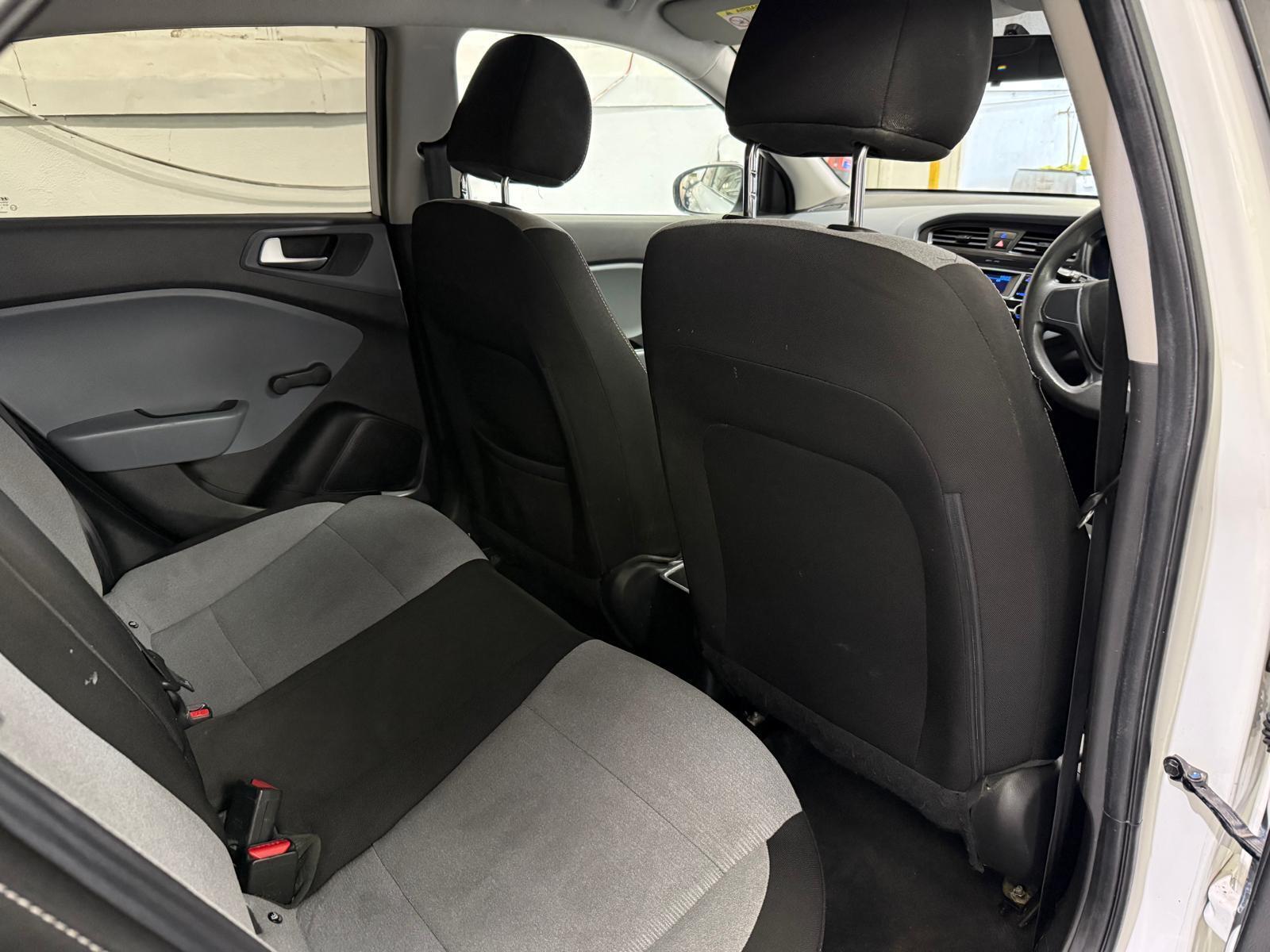 Hyundai i20 - Image 31