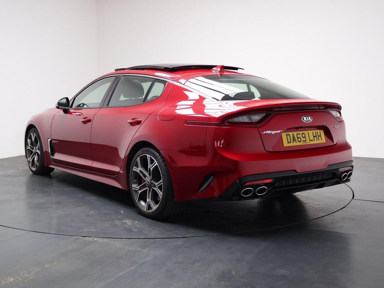 Kia Stinger - Image 9