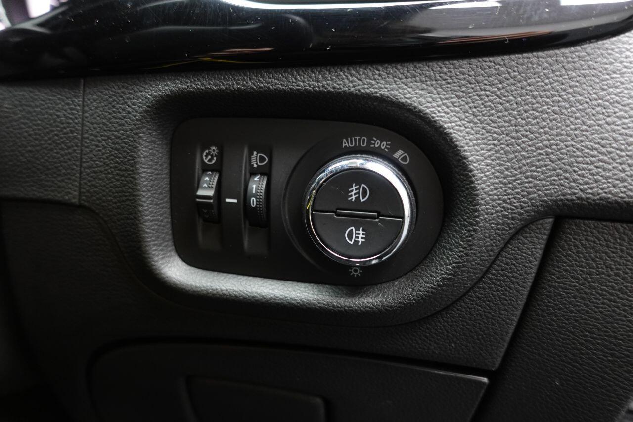 Vauxhall Astra - Image 38