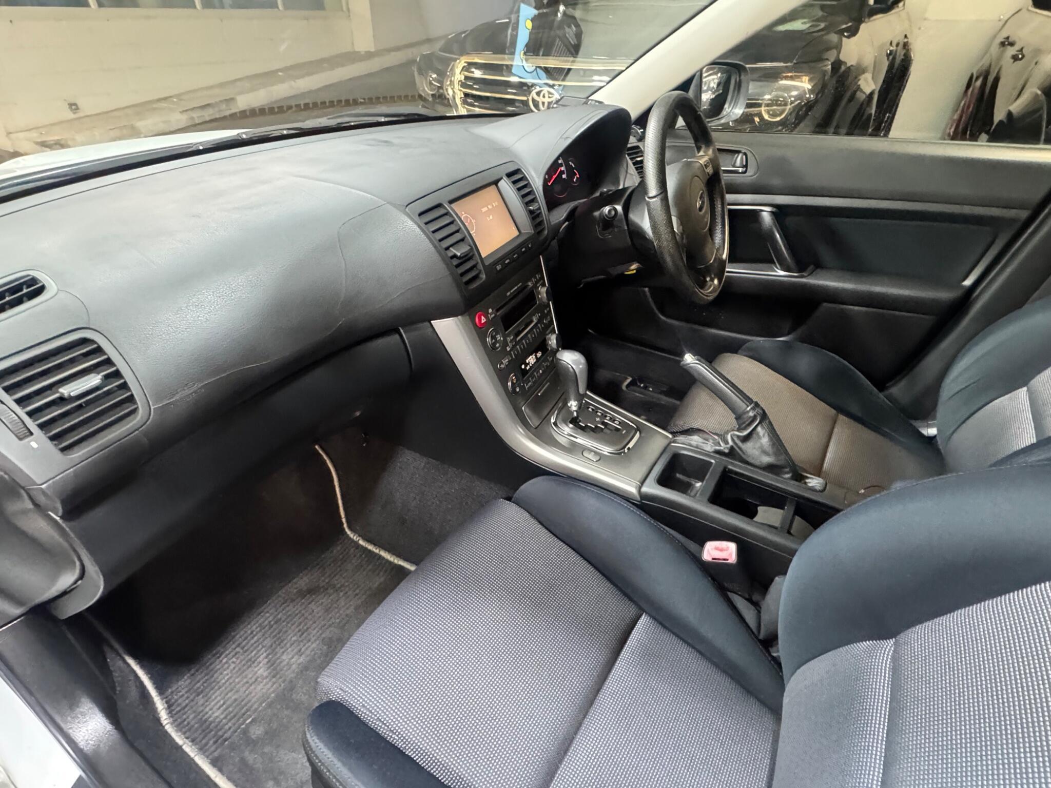 Subaru Legacy - Image 11