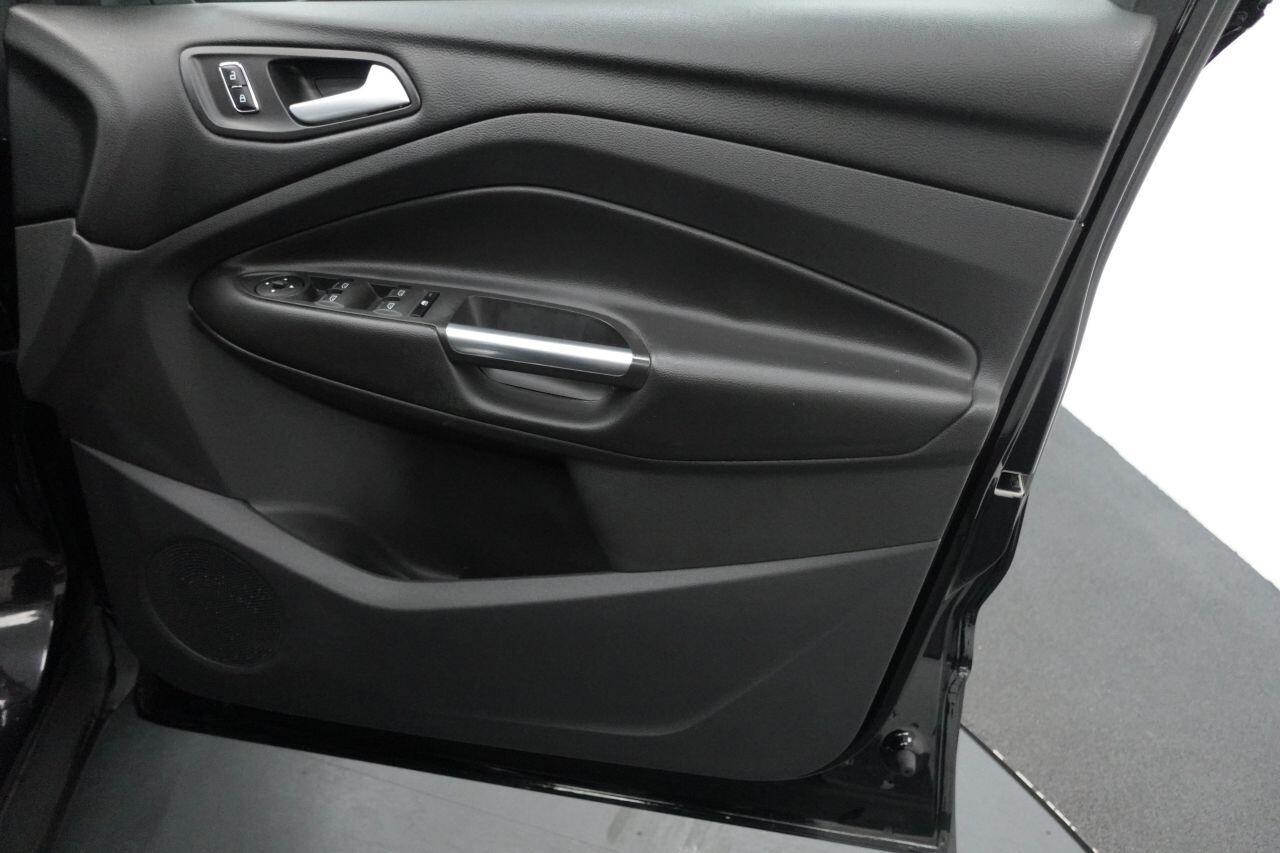 Ford Kuga - Image 15