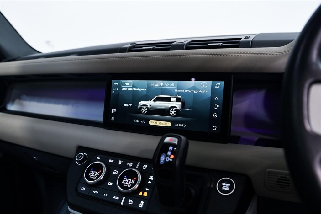 Land Rover Defender 110 - Image 17