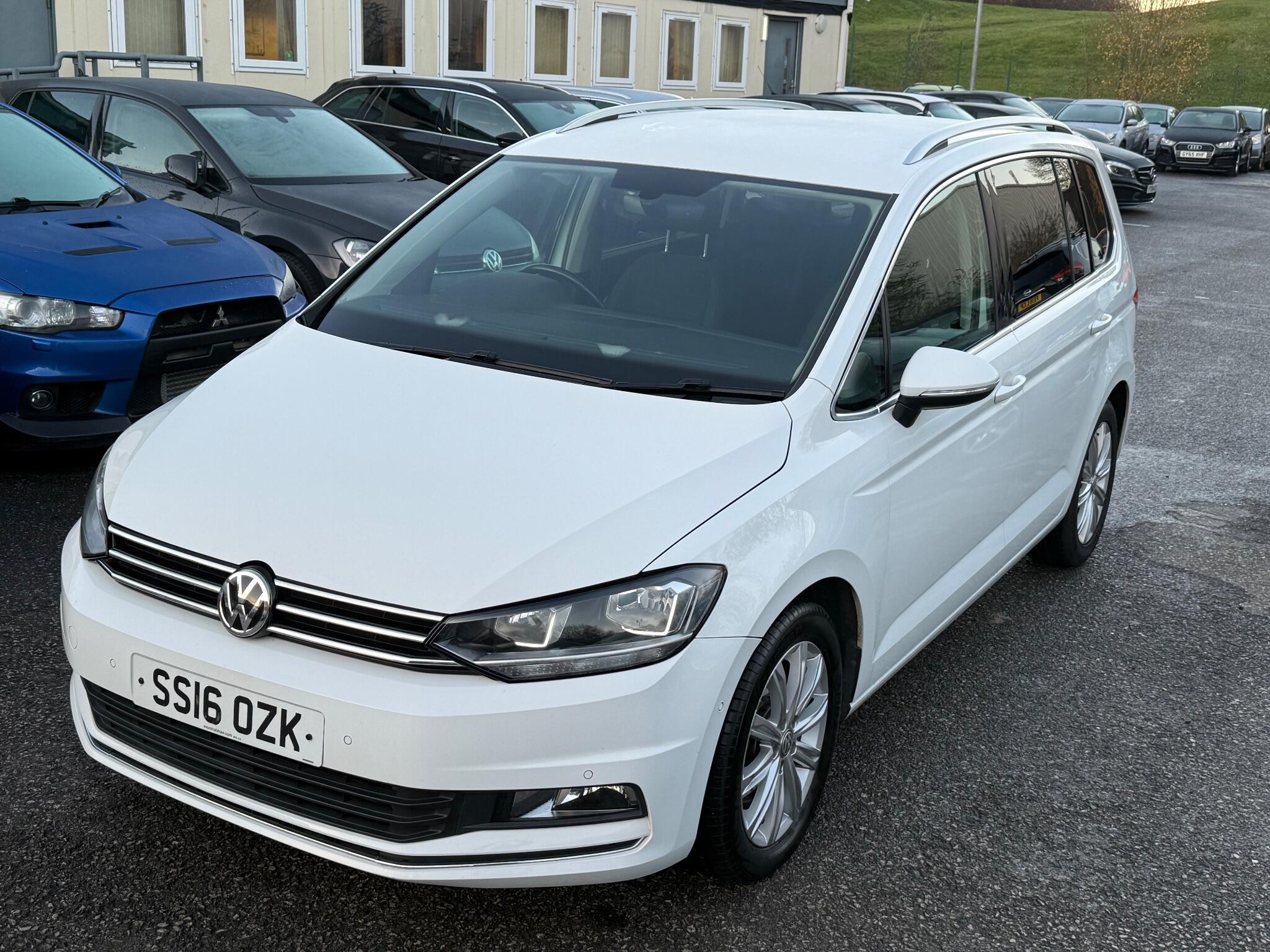 Volkswagen Touran - Image 5