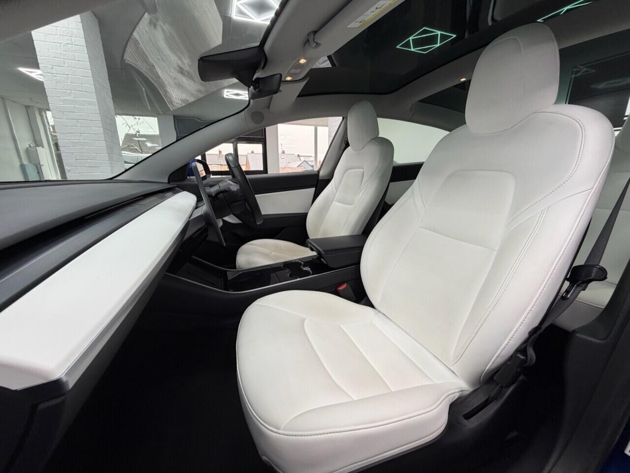 Tesla Model 3 - Image 40