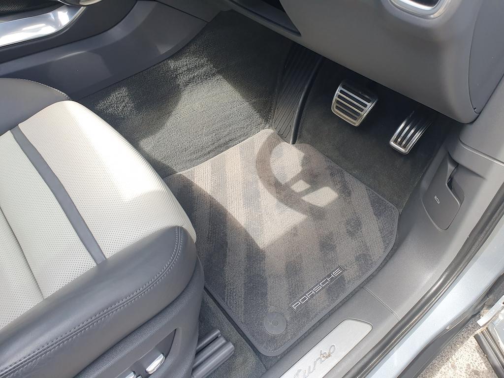 Porsche Cayenne - Image 44