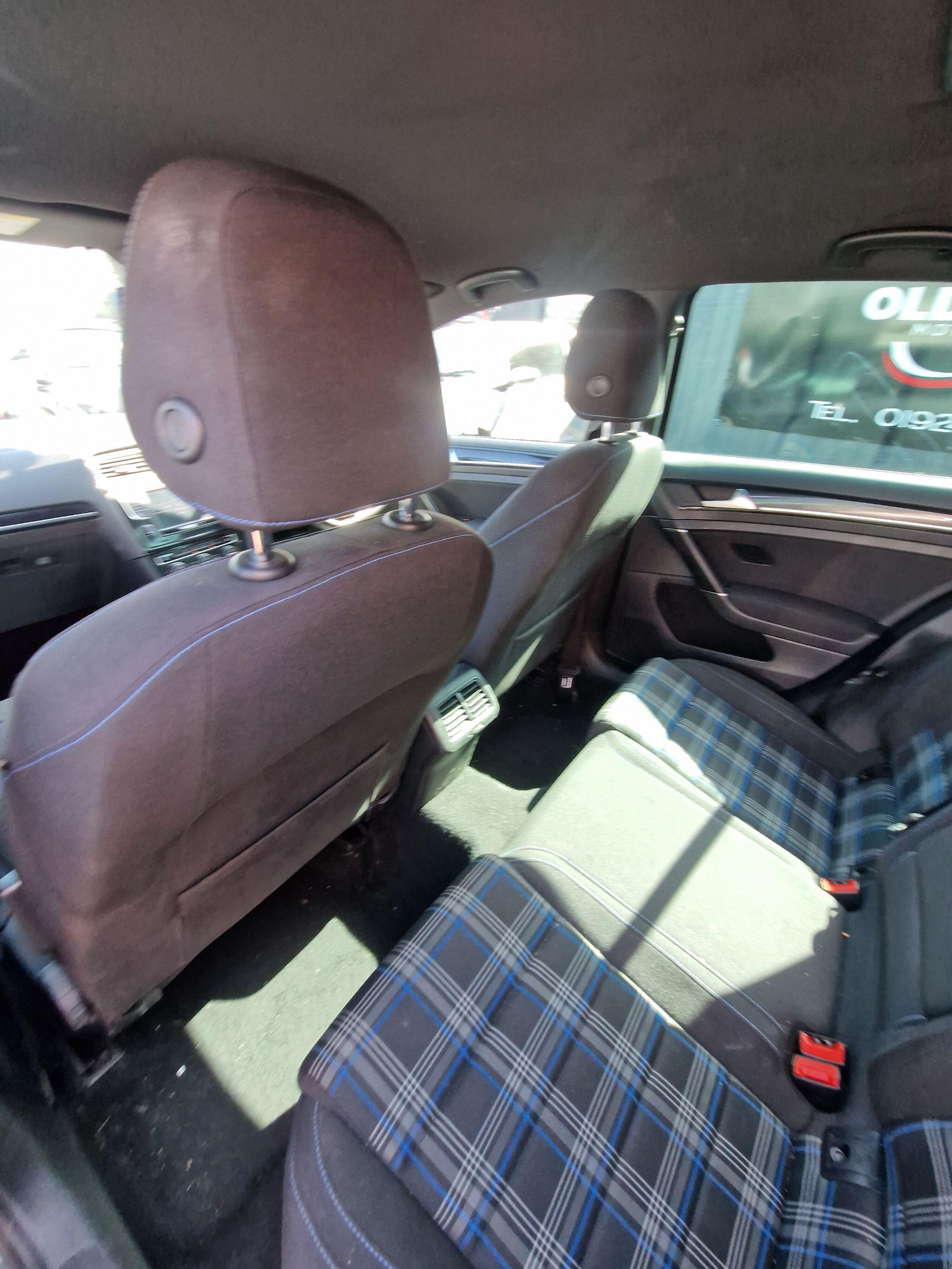 Volkswagen Golf - Image 39