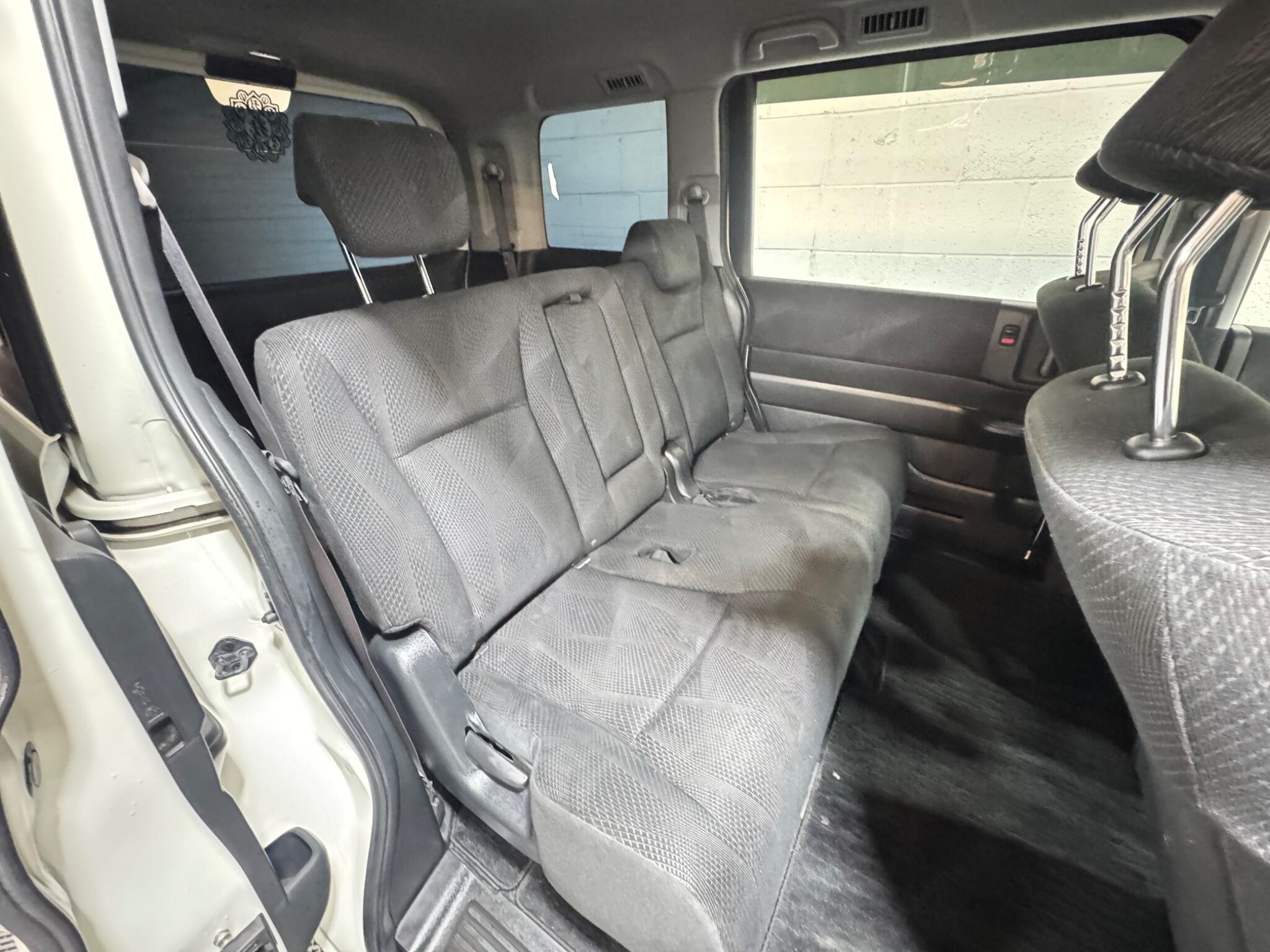 Honda Stepwagon - Image 10
