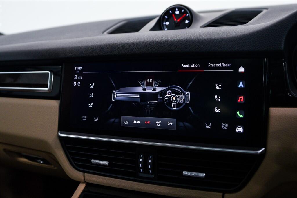 Porsche Cayenne - Image 44