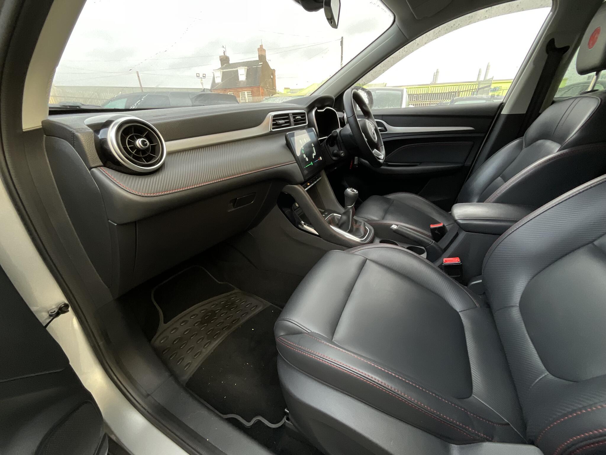 MG MG ZS - Image 16