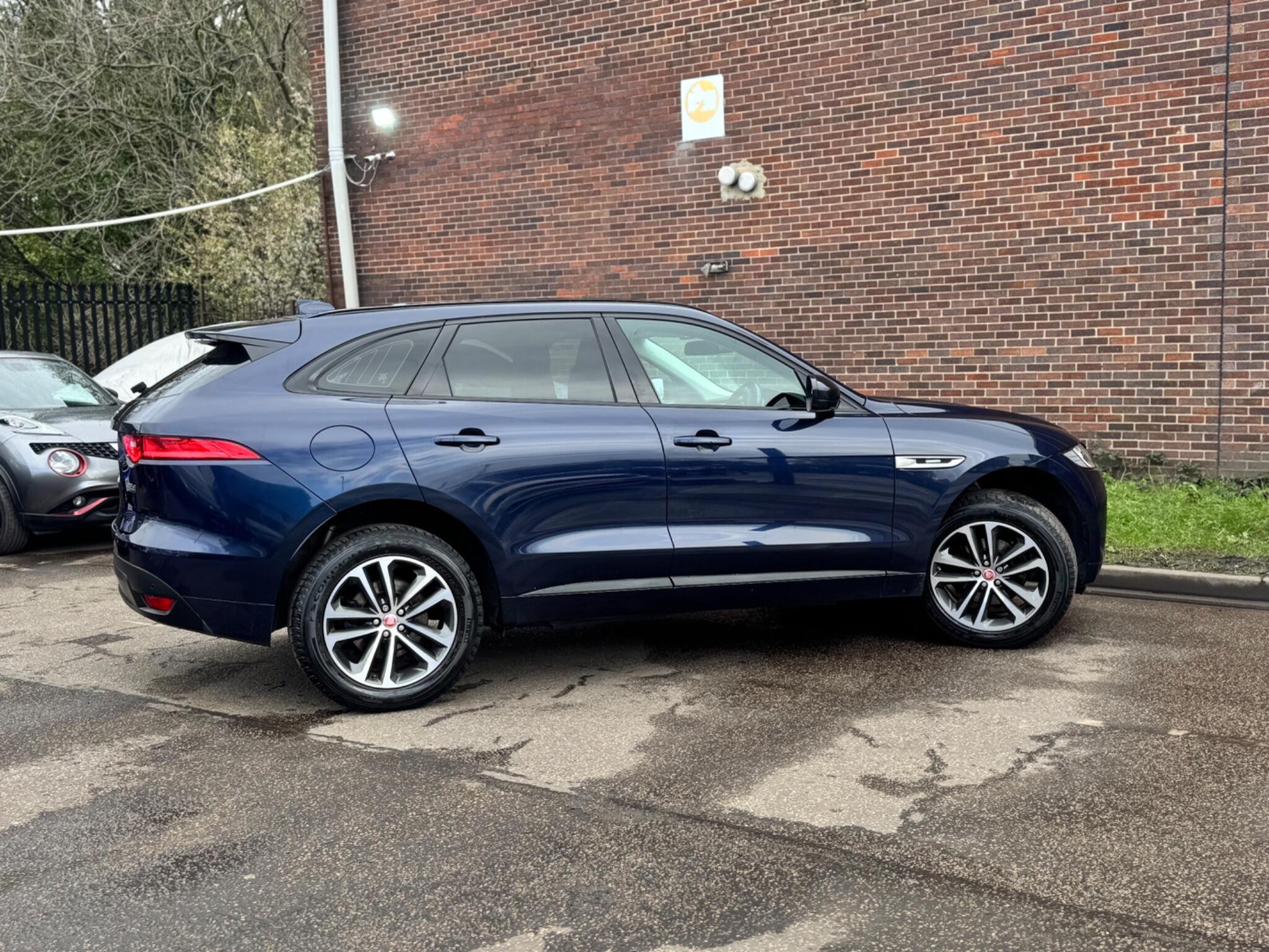 Jaguar F-Pace - Image 14