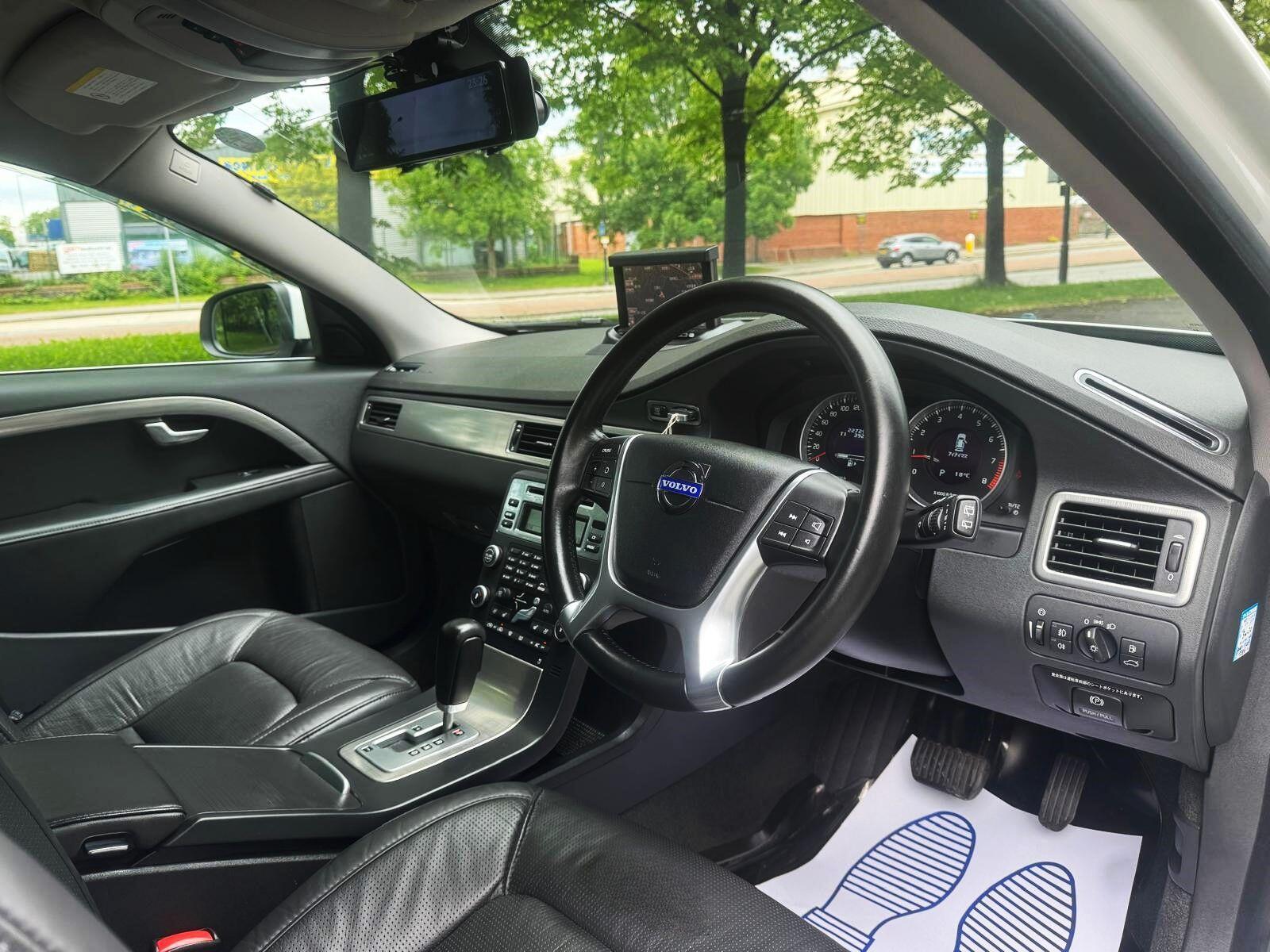Volvo V70 - Image 11