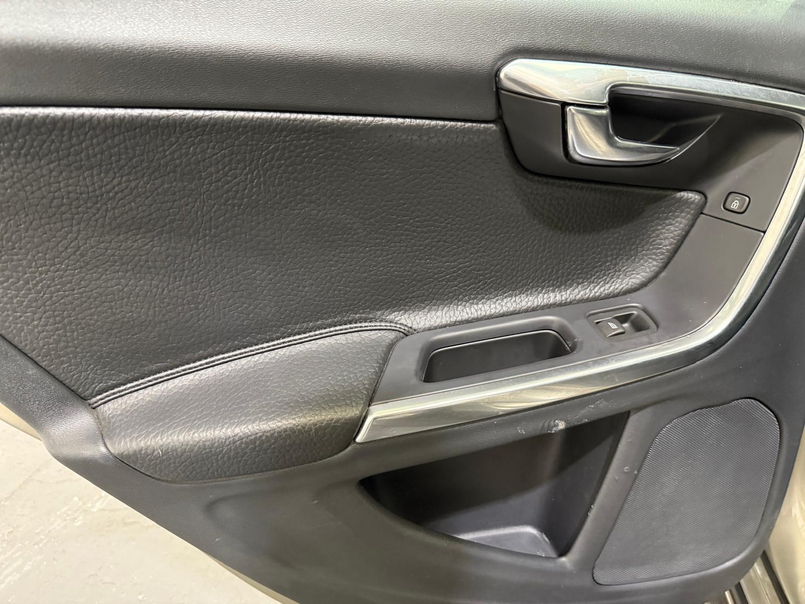 Volvo S60 - Image 46