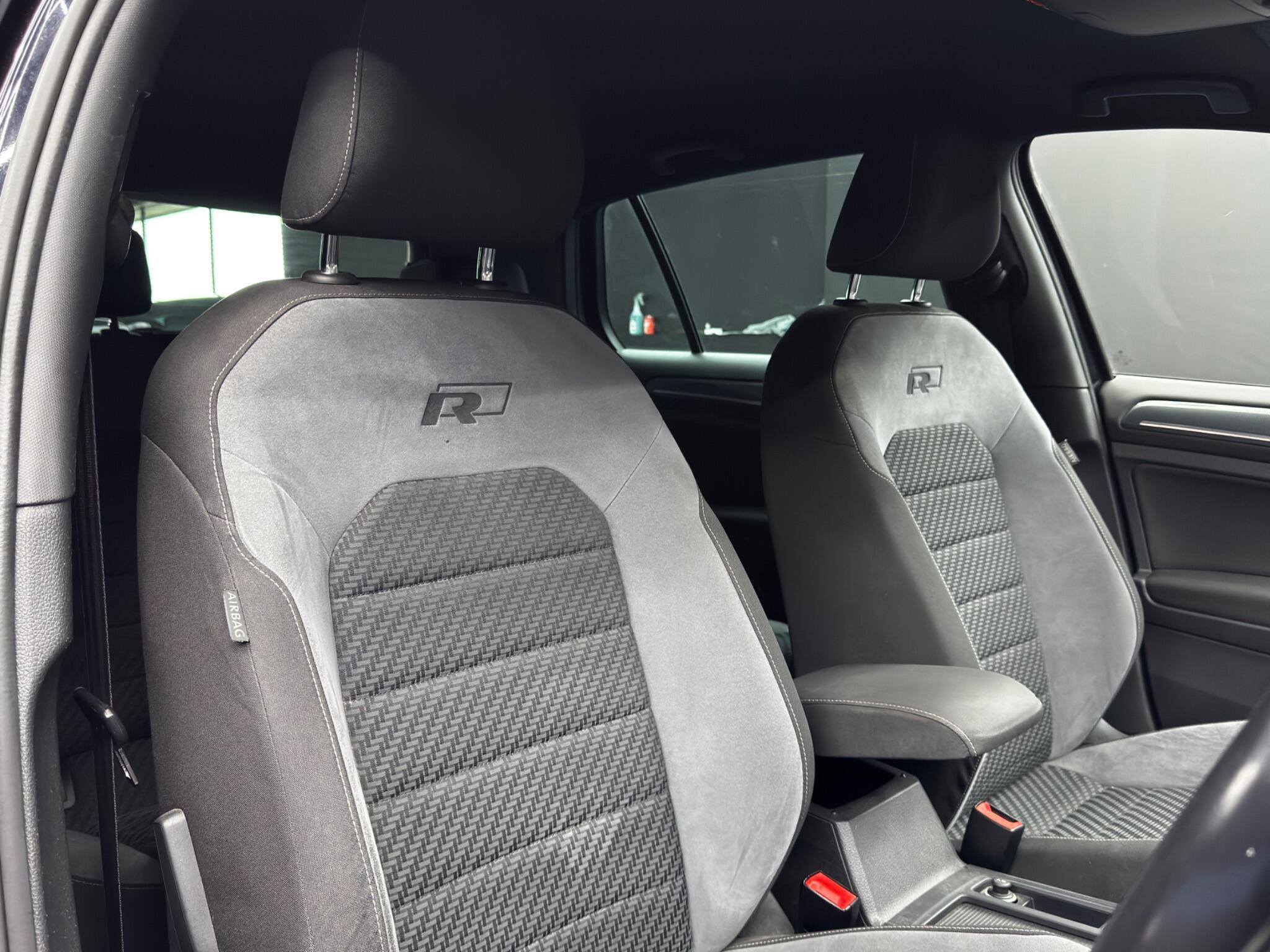 Volkswagen Golf - Image 12