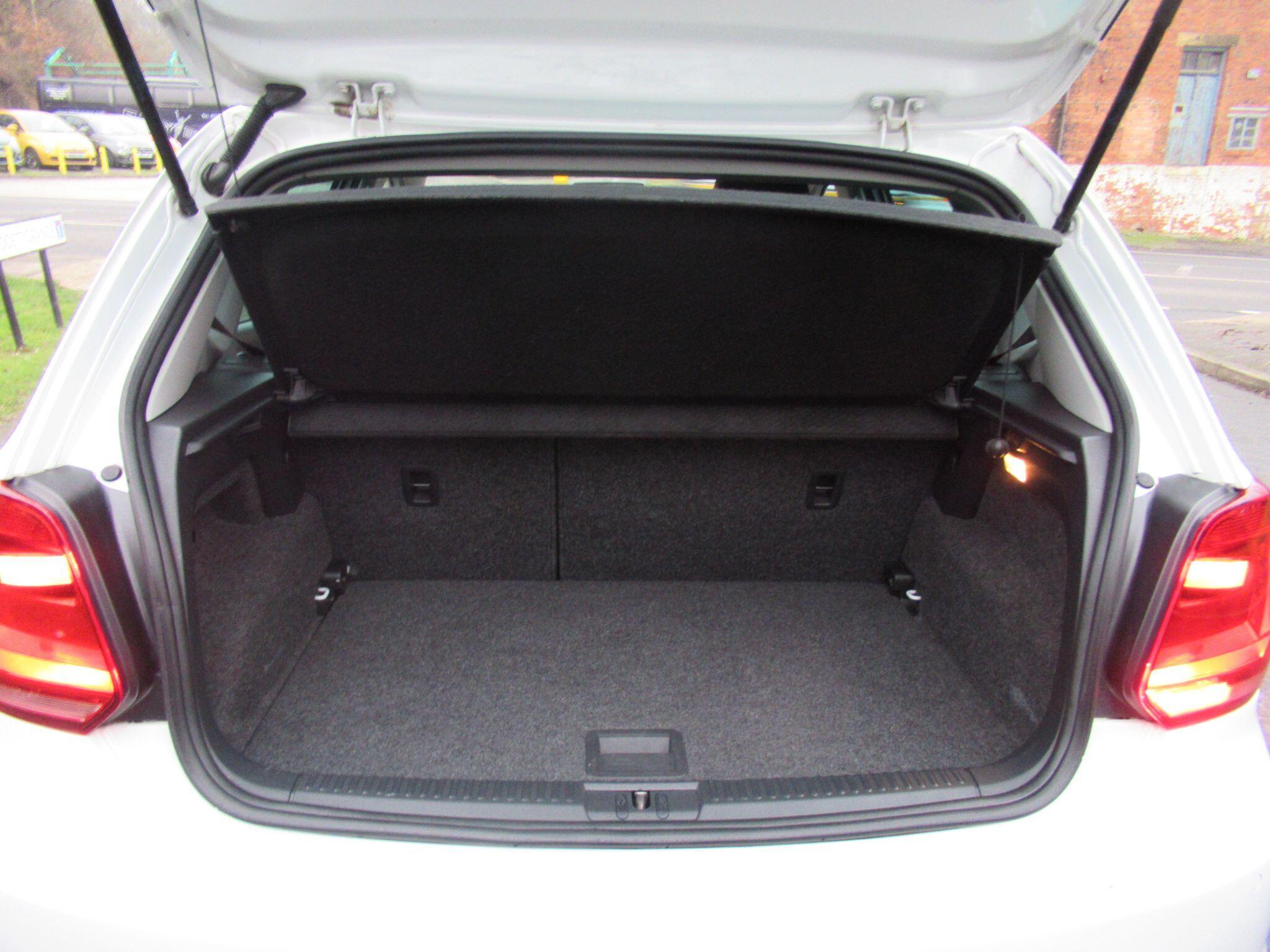 Volkswagen Polo - Image 19