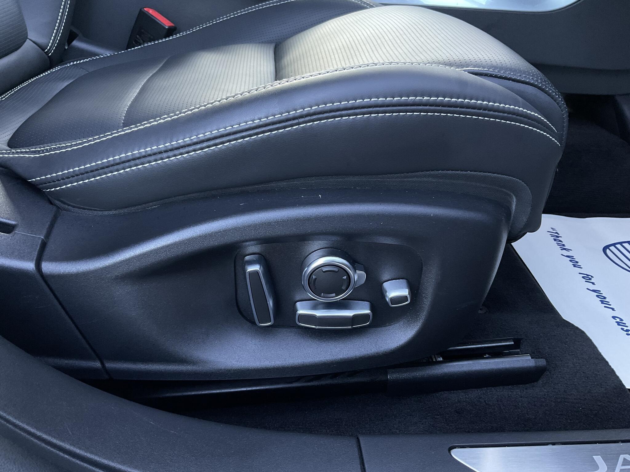 Jaguar I-Pace - Image 26