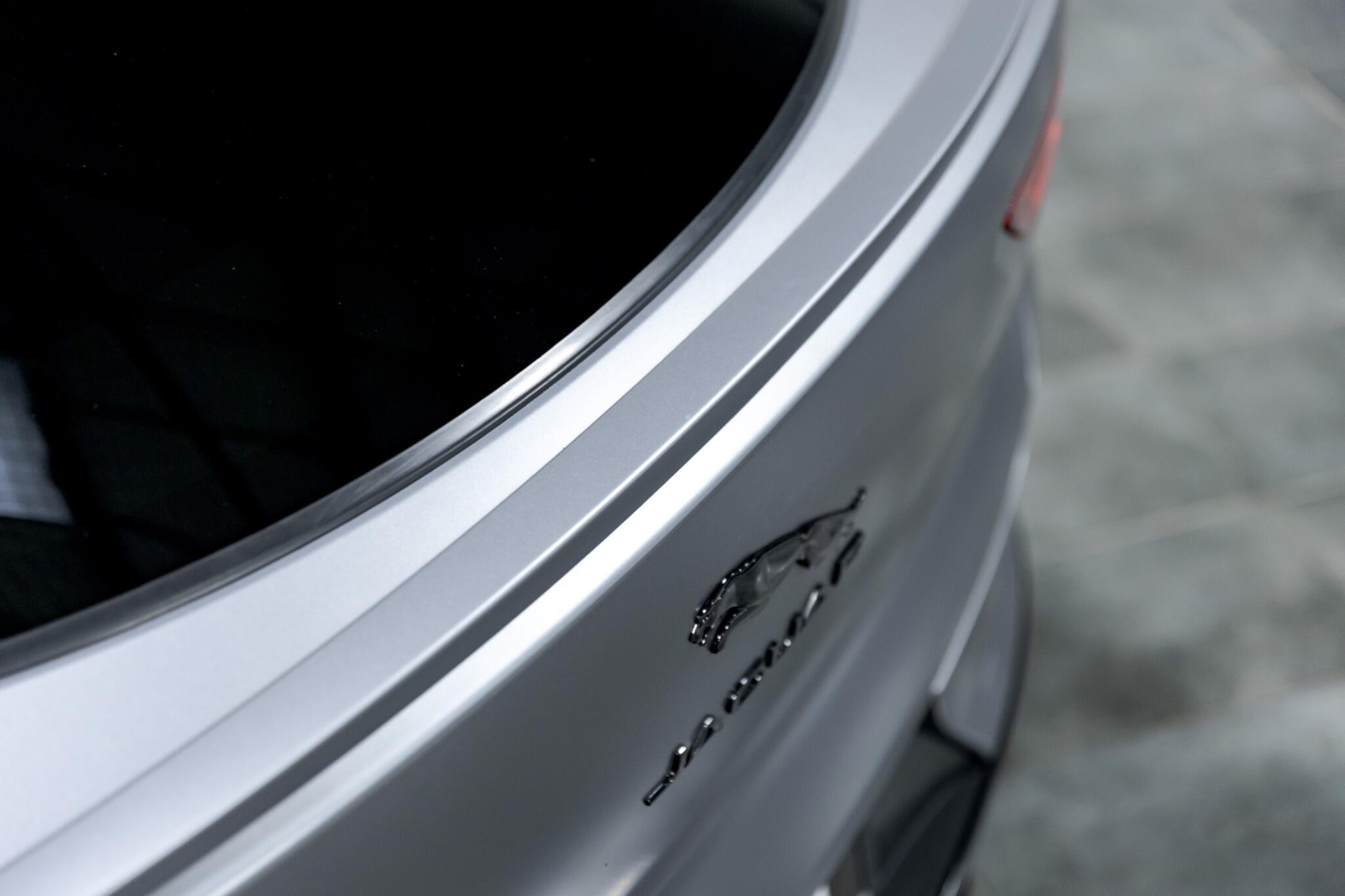 Jaguar I-Pace - Image 18