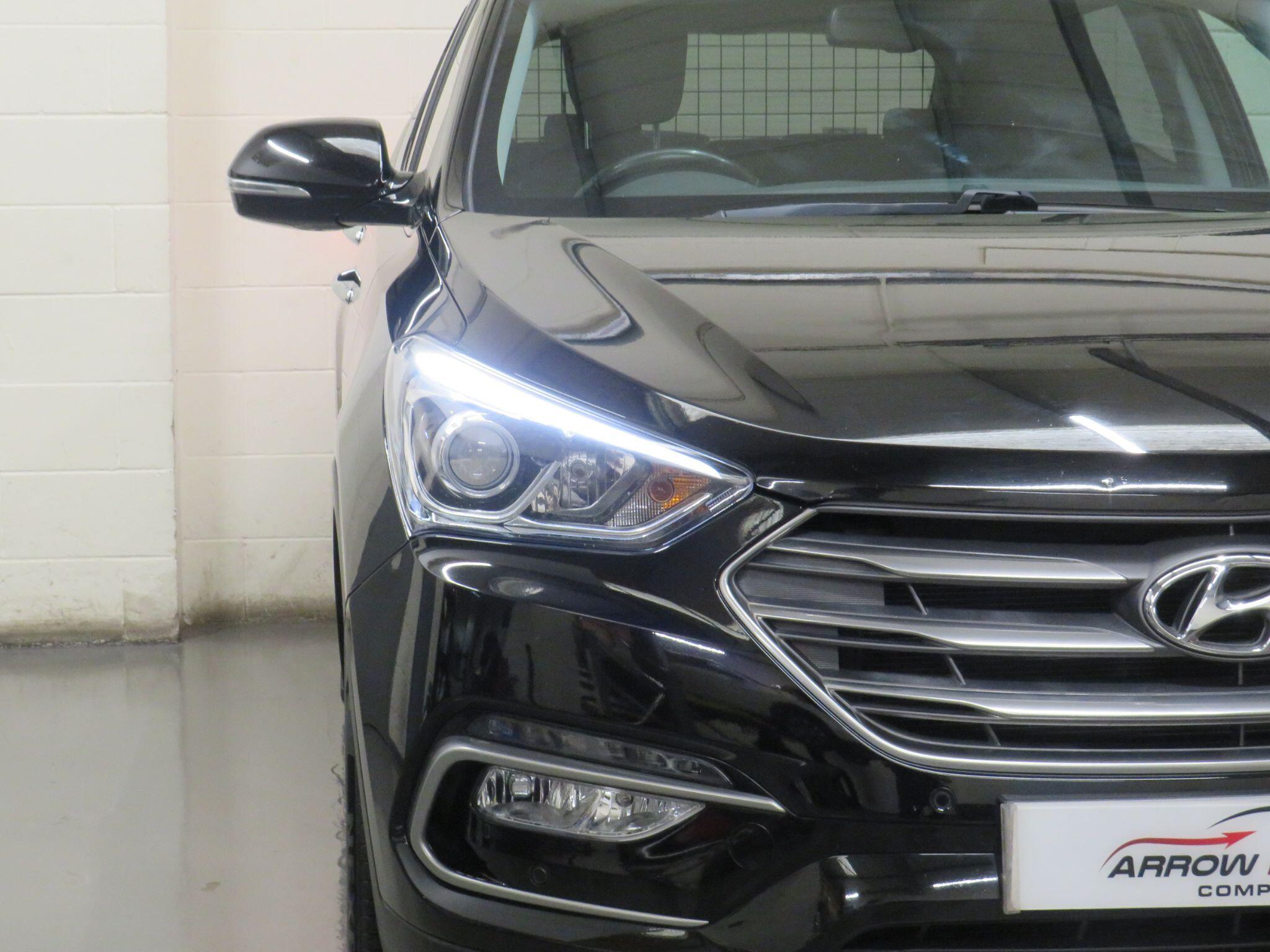 Hyundai Santa Fe - Image 11