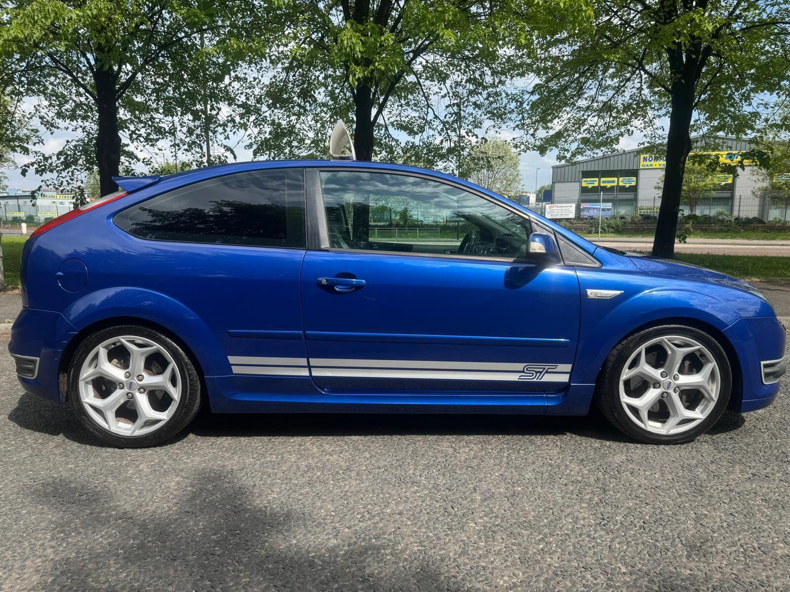 Ford Focus - Image 40