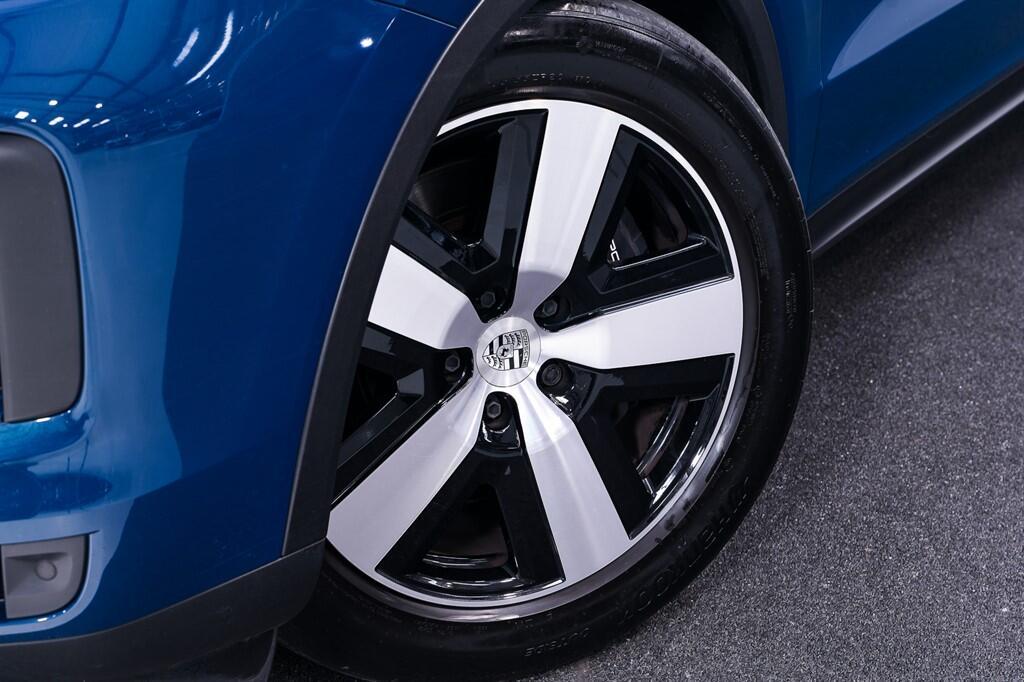 Porsche Cayenne - Image 8