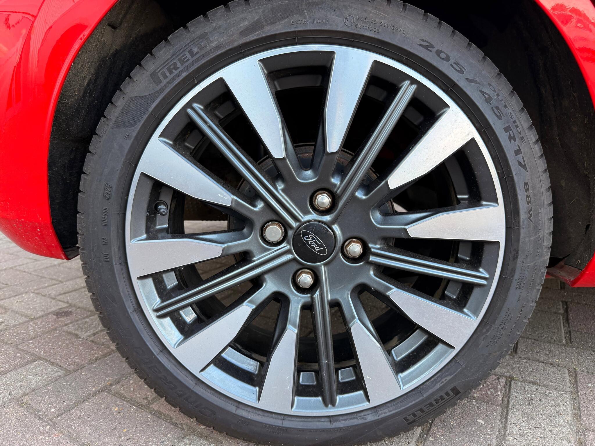 Ford Fiesta - Image 12