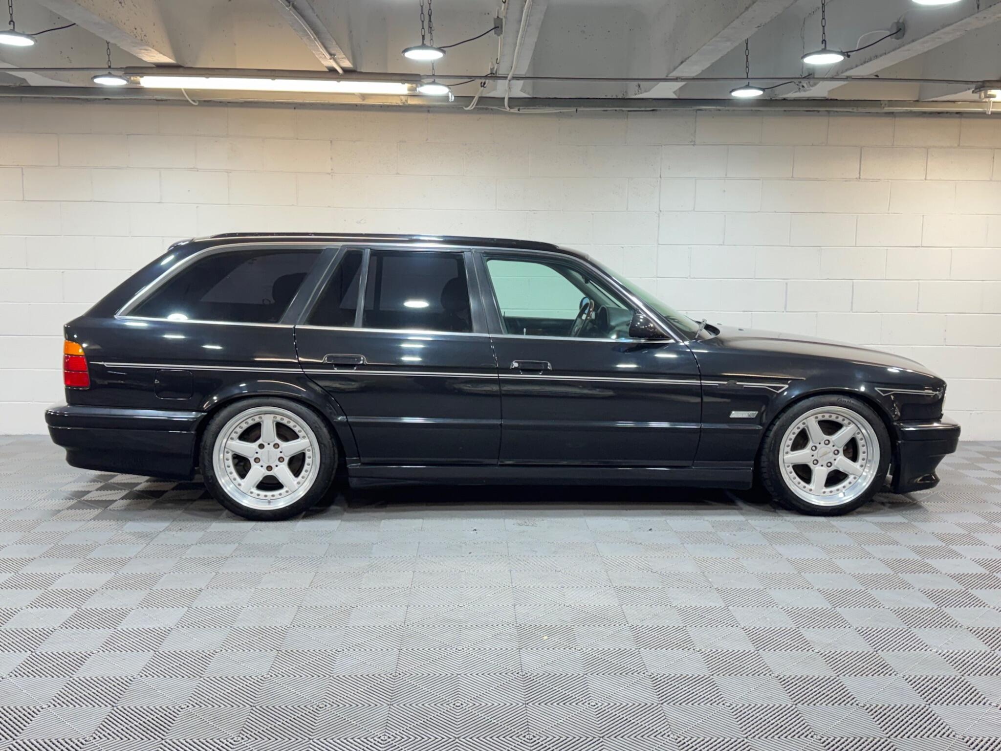 BMW 5 Series - Image 5