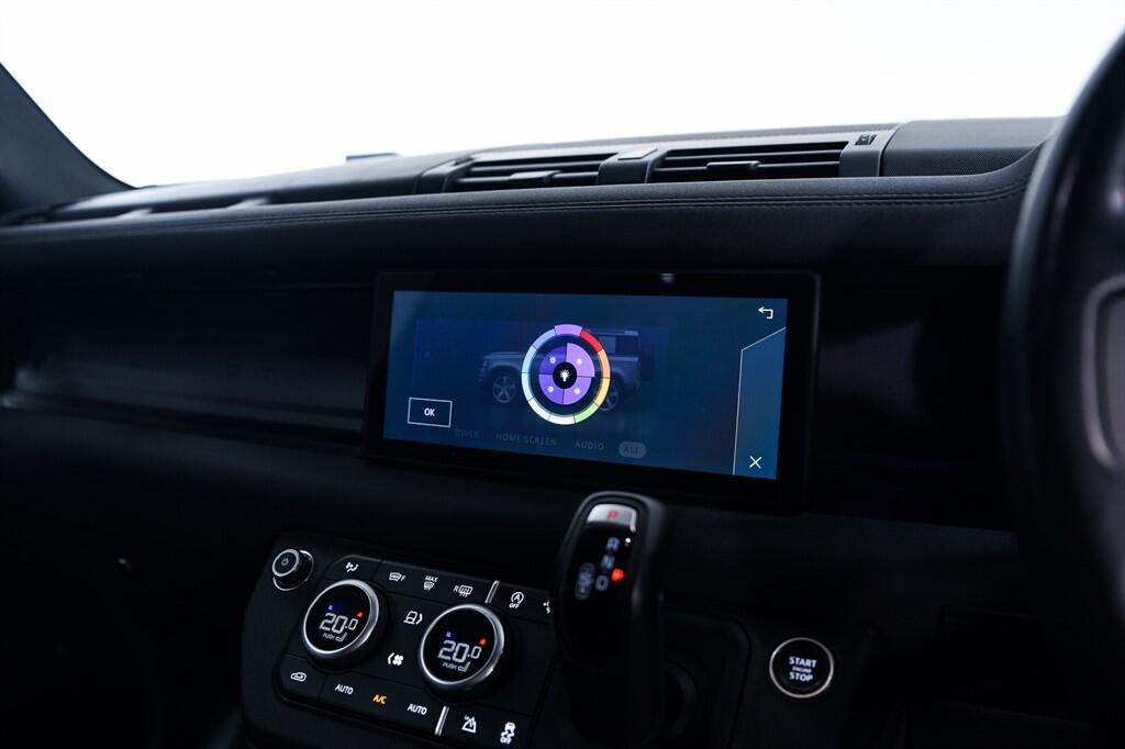 Land Rover Defender 90 - Image 25