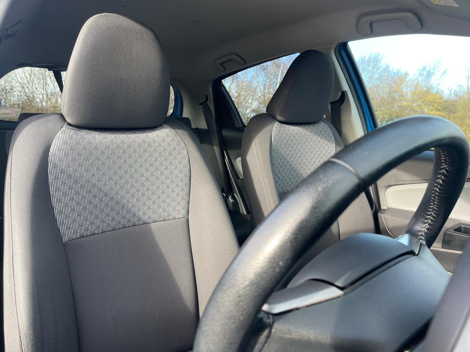 Toyota Yaris - Image 20