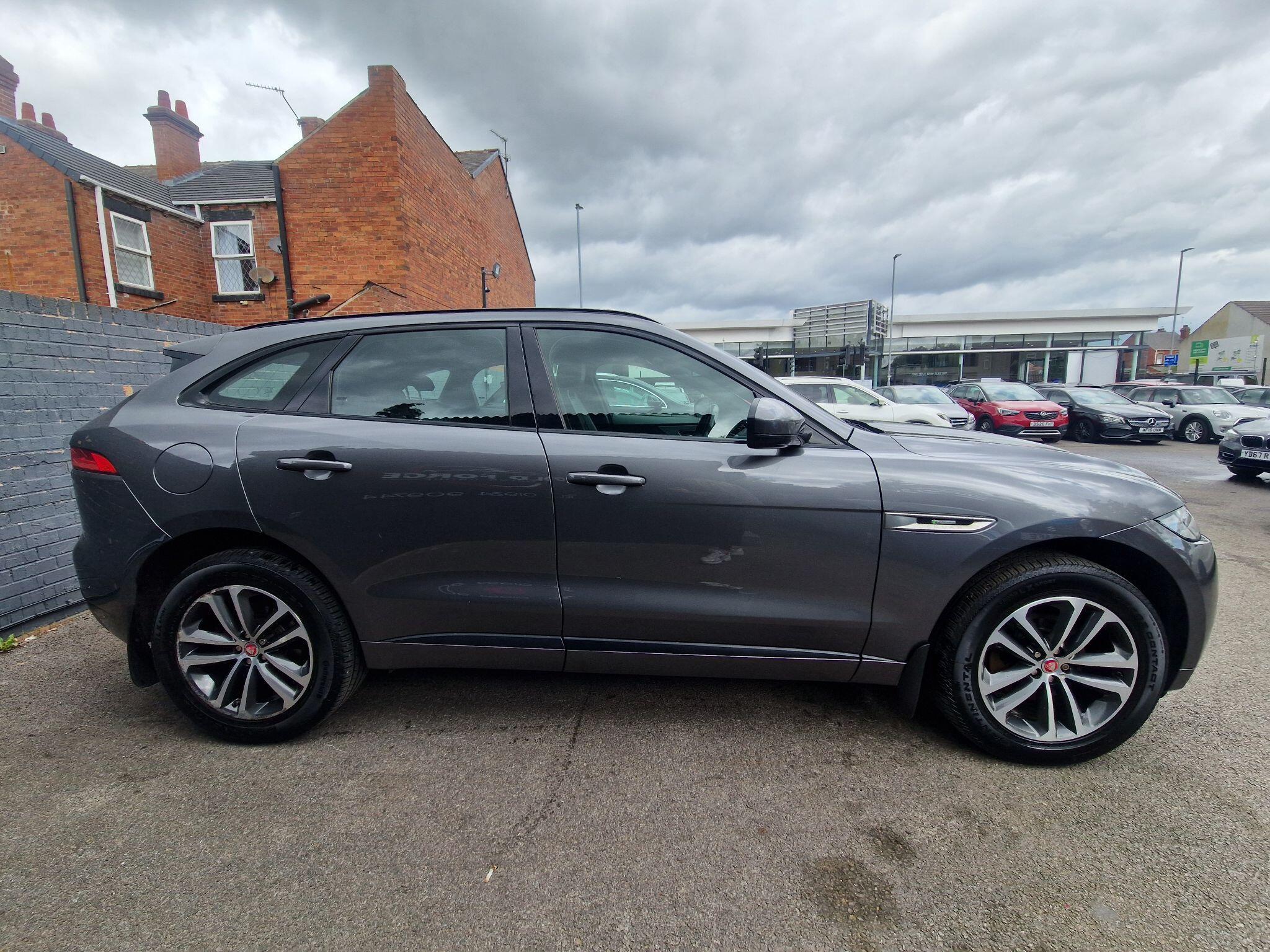 Jaguar F-Pace - Image 7