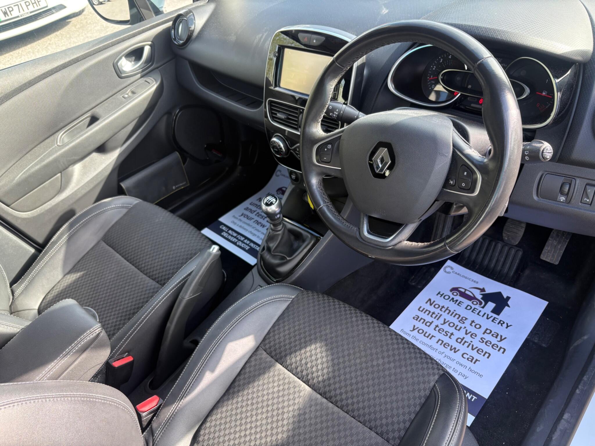 Renault Clio - Image 25