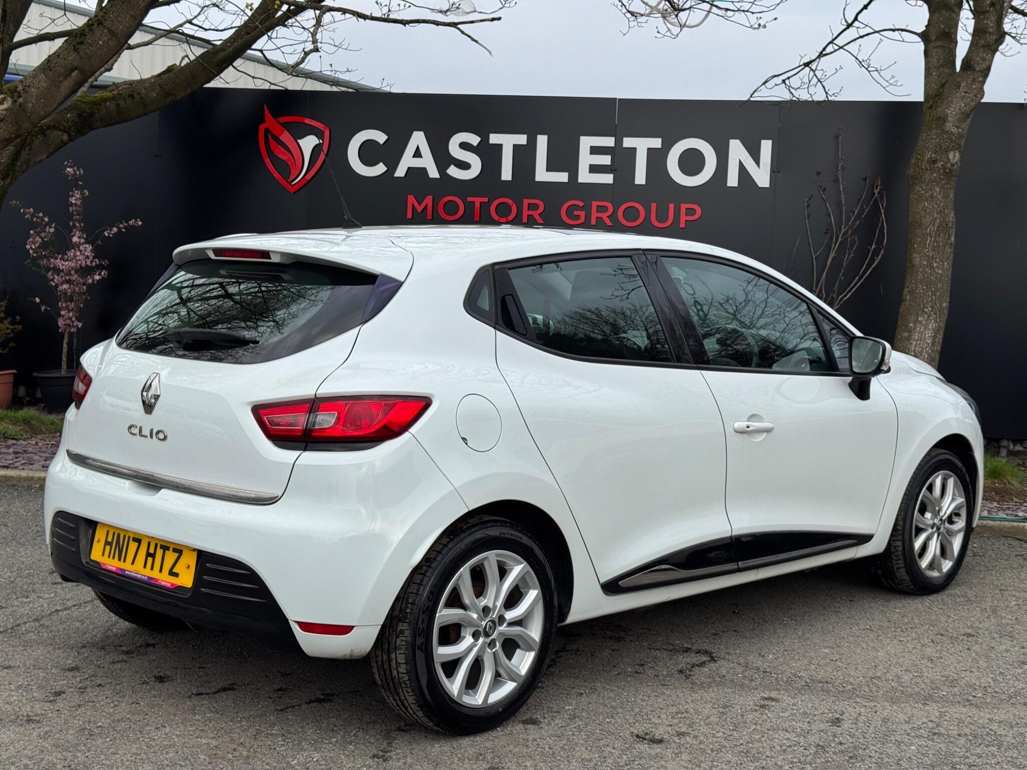 Renault Clio - Image 8