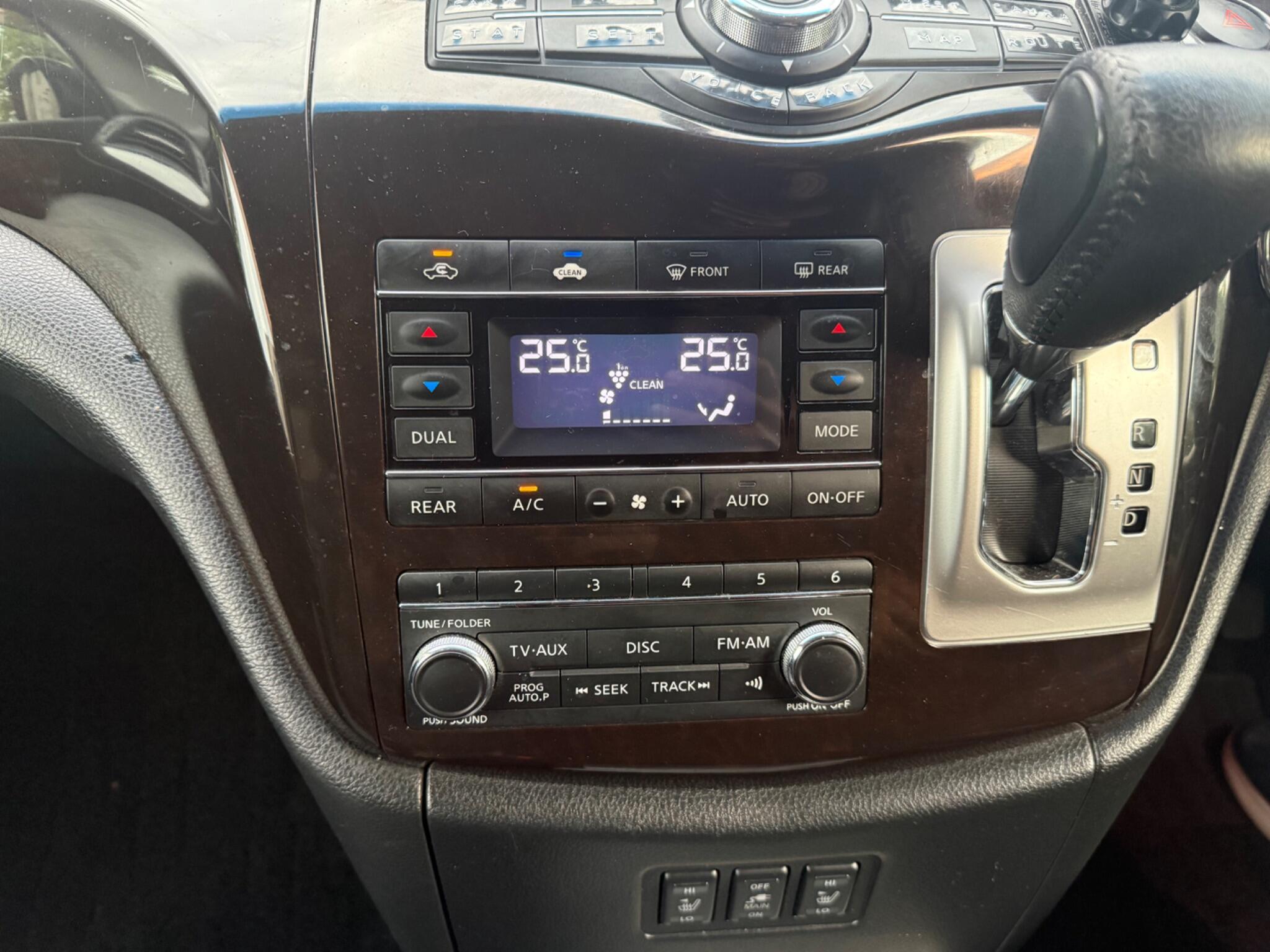 Nissan Elgrand - Image 13