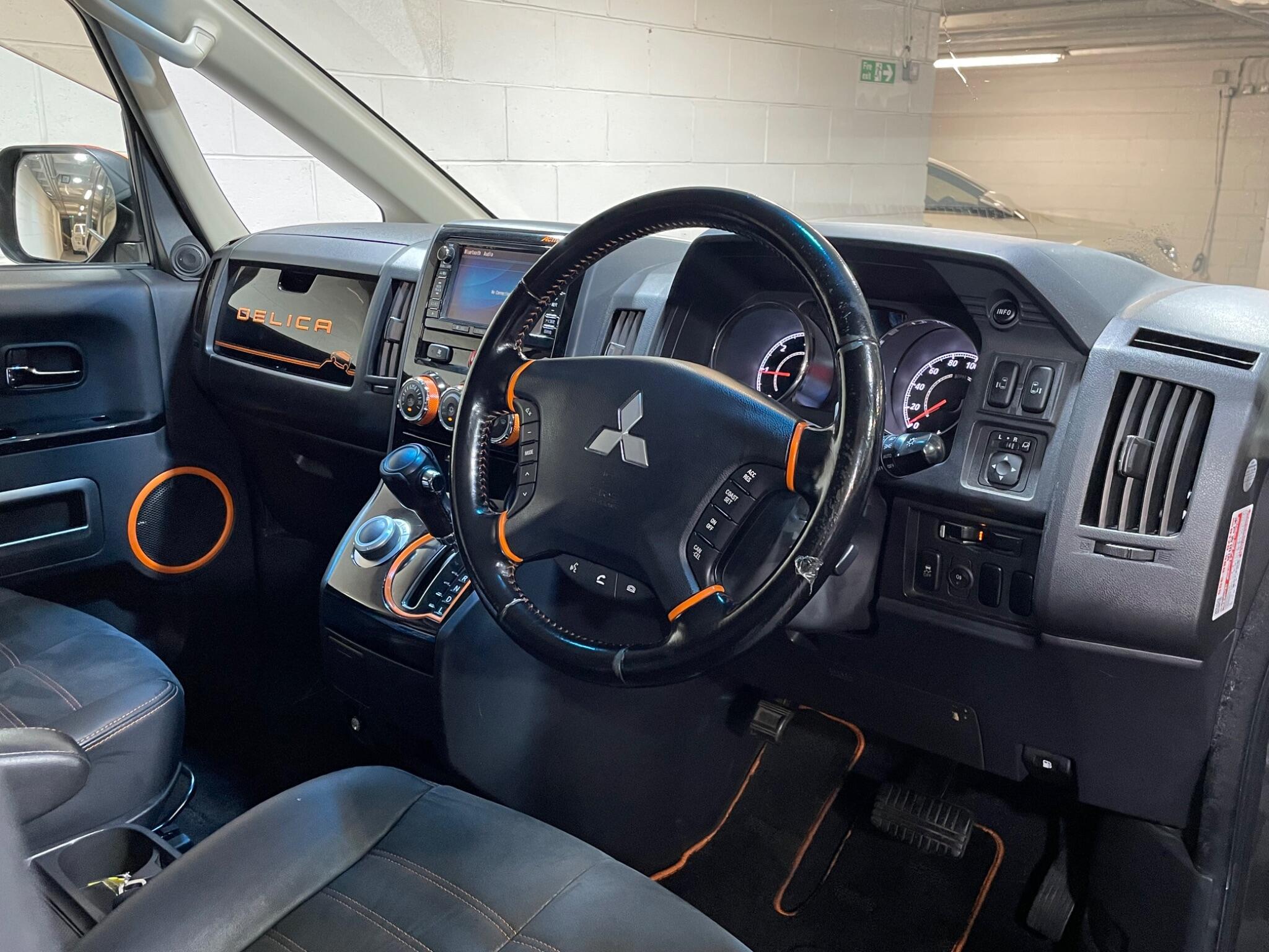 Mitsubishi Delica - Image 8