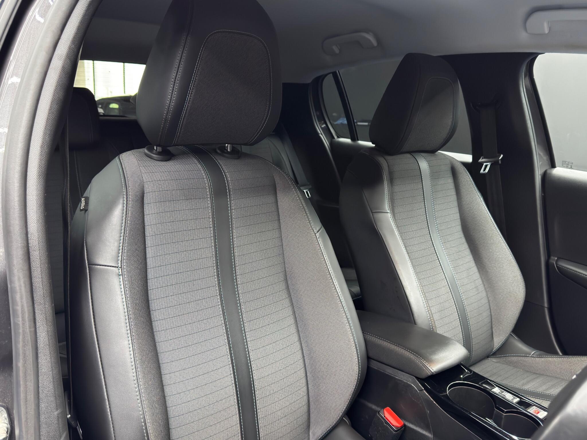 Peugeot 208 - Image 12