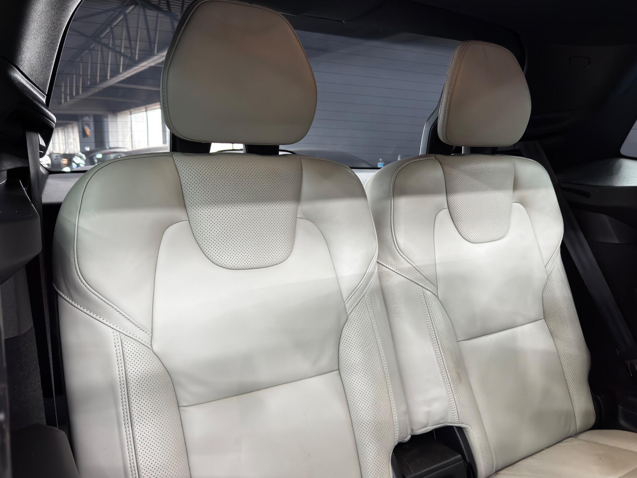 Volvo XC90 - Image 16