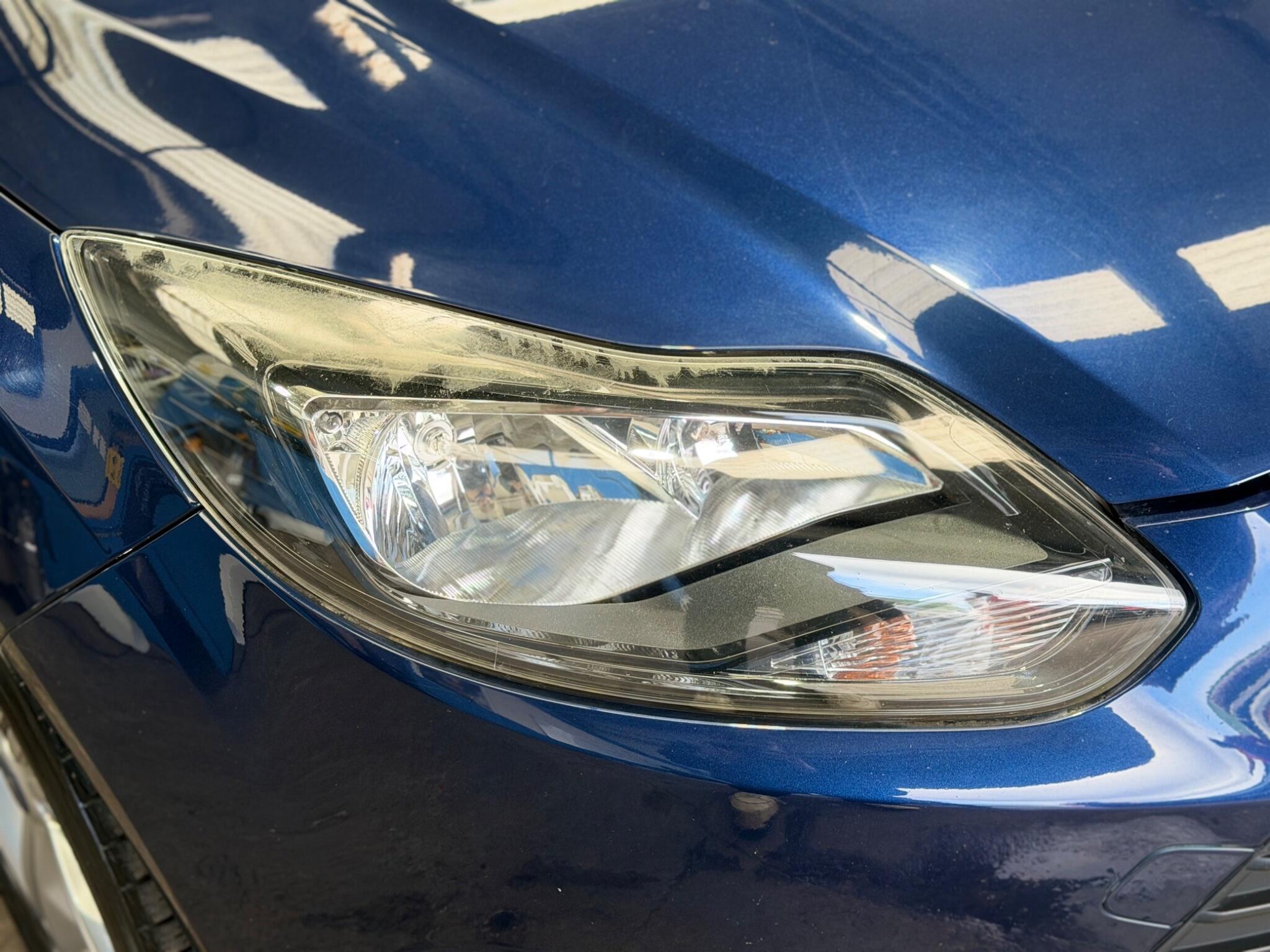 Ford Focus - Image 11