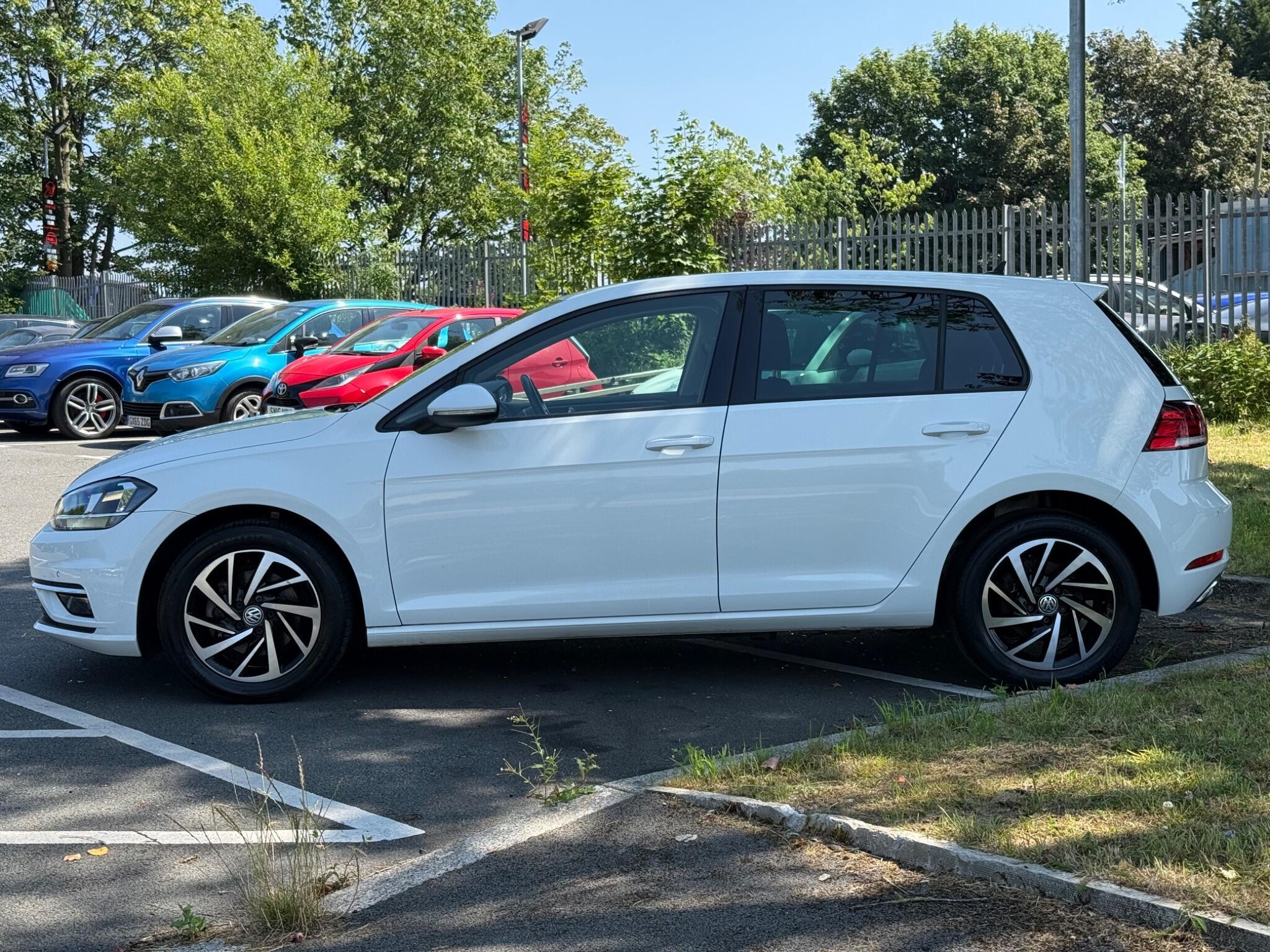 Volkswagen Golf - Image 5