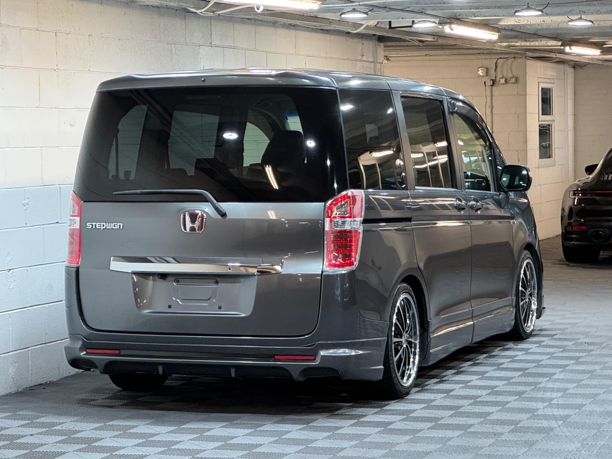 Honda Stepwagon - Image 4