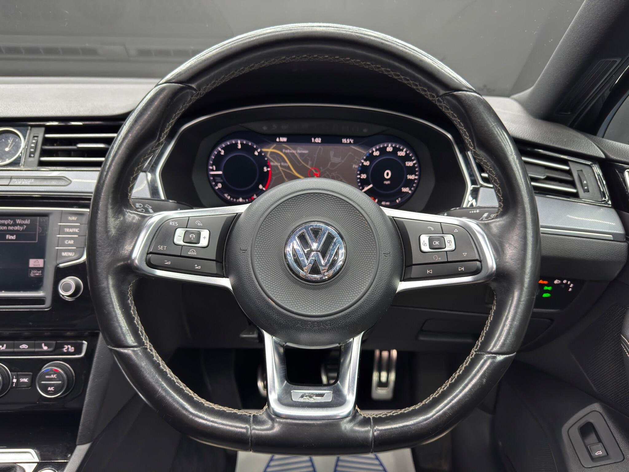 Volkswagen Passat - Image 18