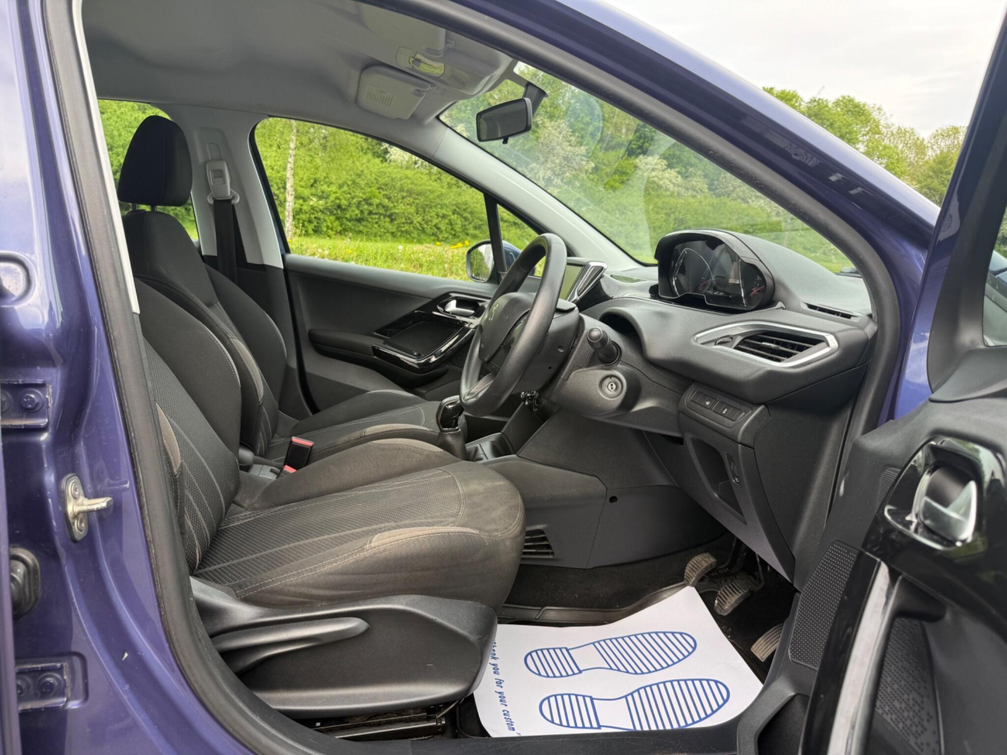Peugeot 208 - Image 11