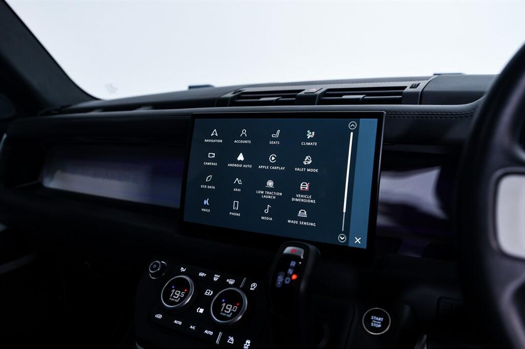 Land Rover Defender 90 - Image 18