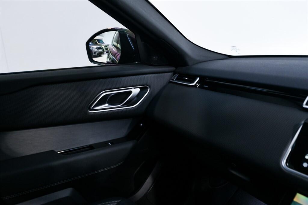 Land Rover Range Rover Velar - Image 15