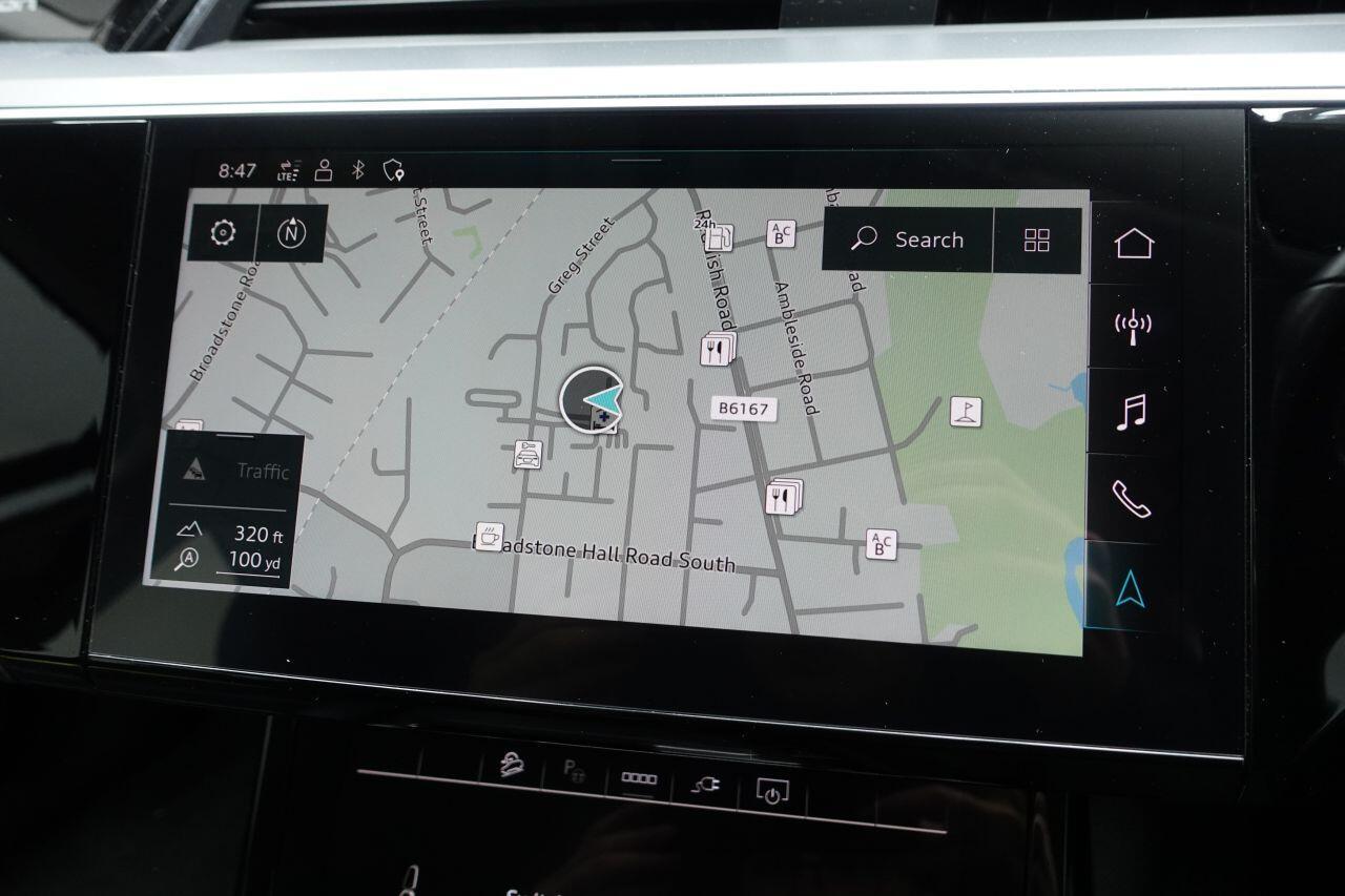 Audi E-Tron - Image 2