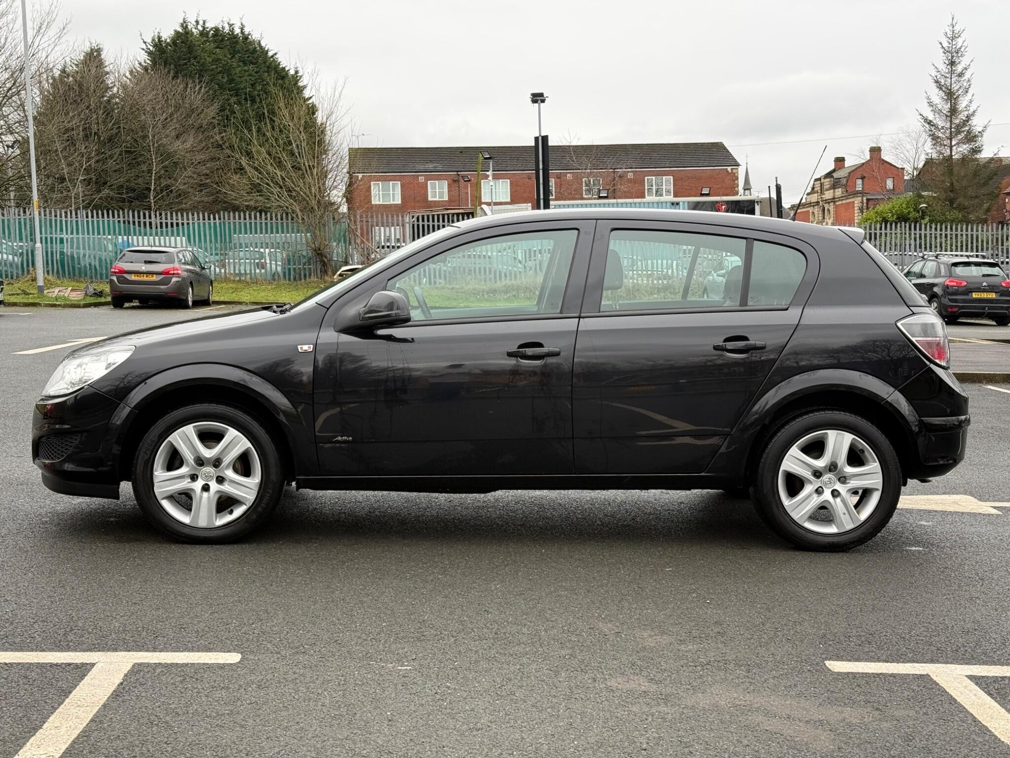 Vauxhall Astra - Image 7