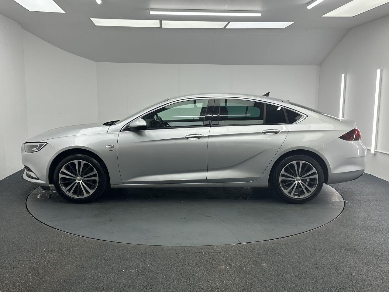 Vauxhall Insignia - Image 7