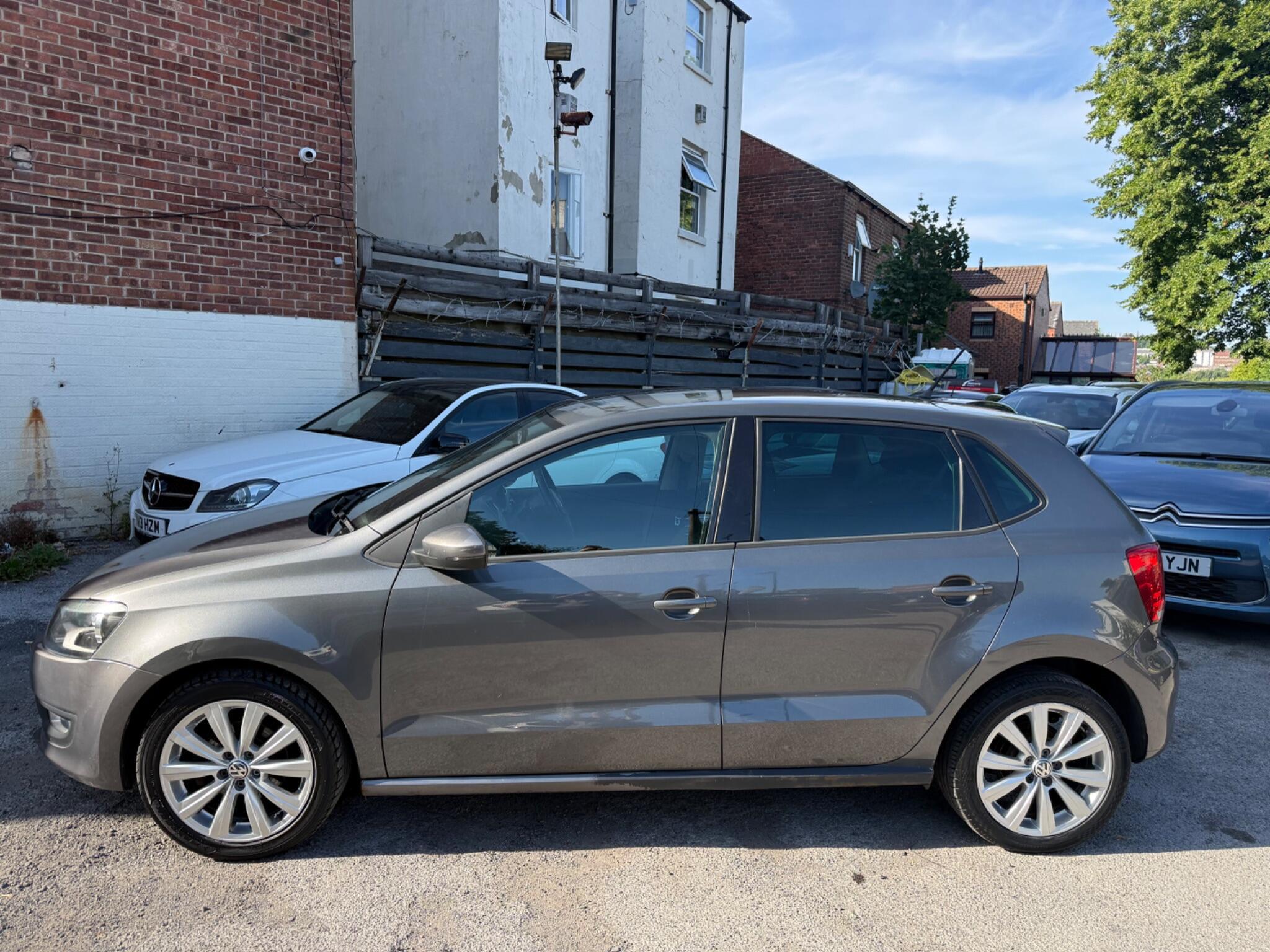 Volkswagen Polo - Image 8