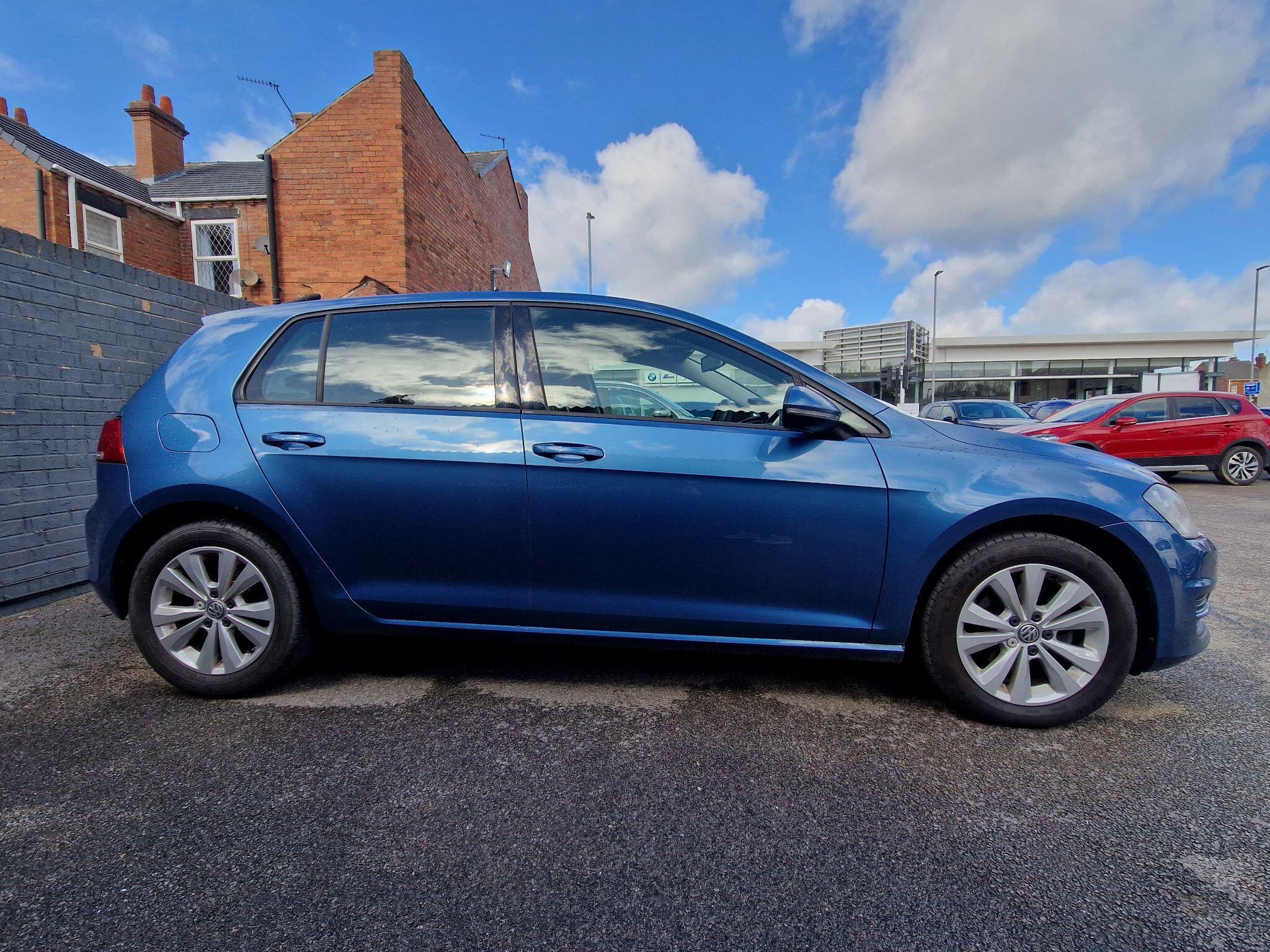 Volkswagen Golf - Image 7